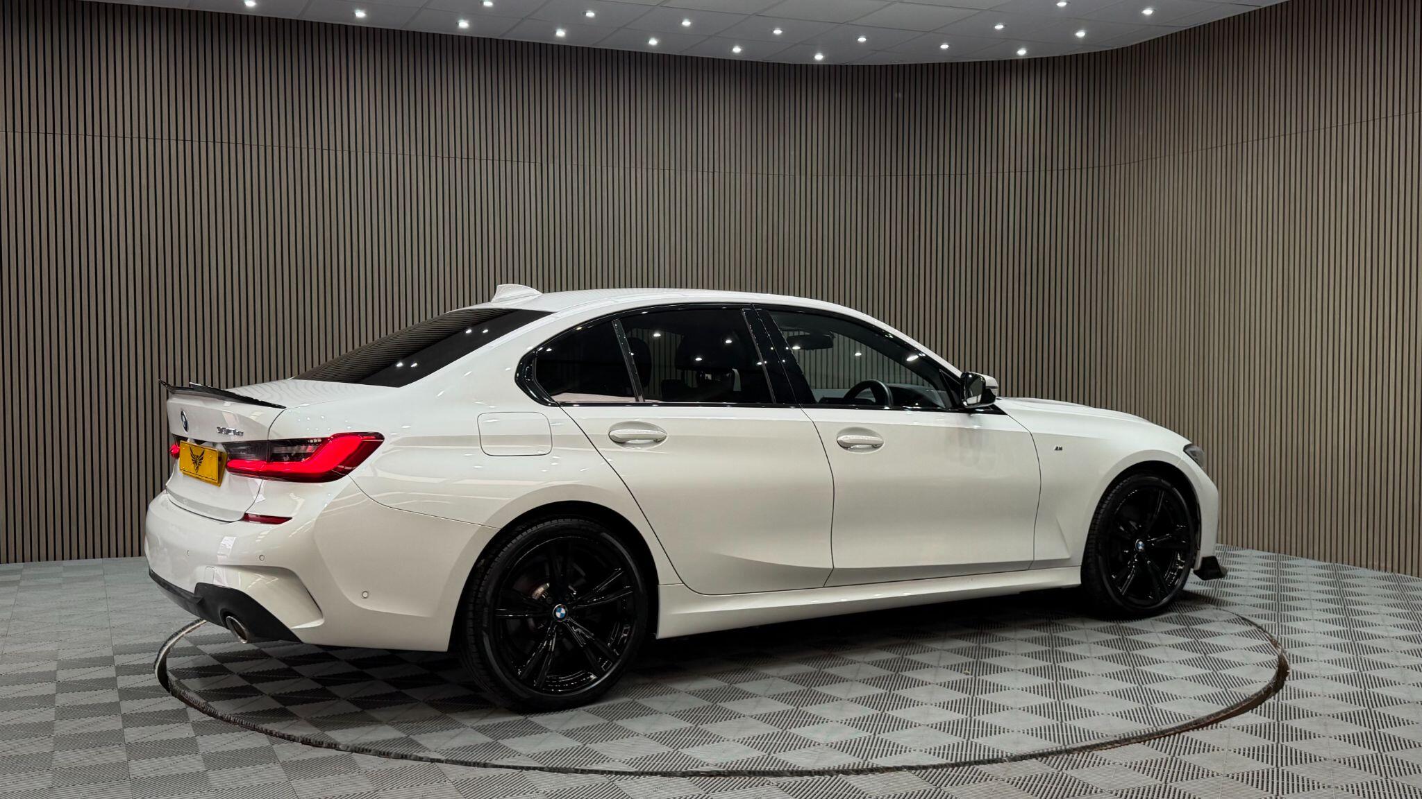 BMW 3 Series view 24