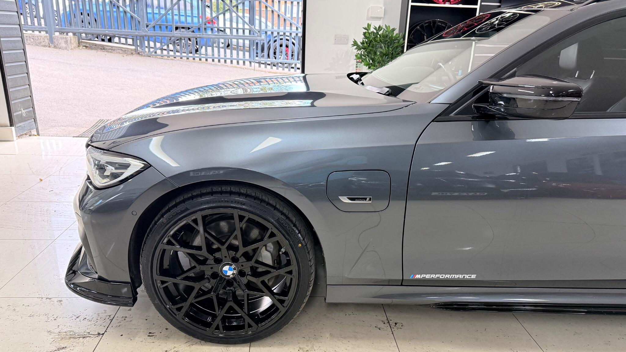 BMW 3 Series view 36