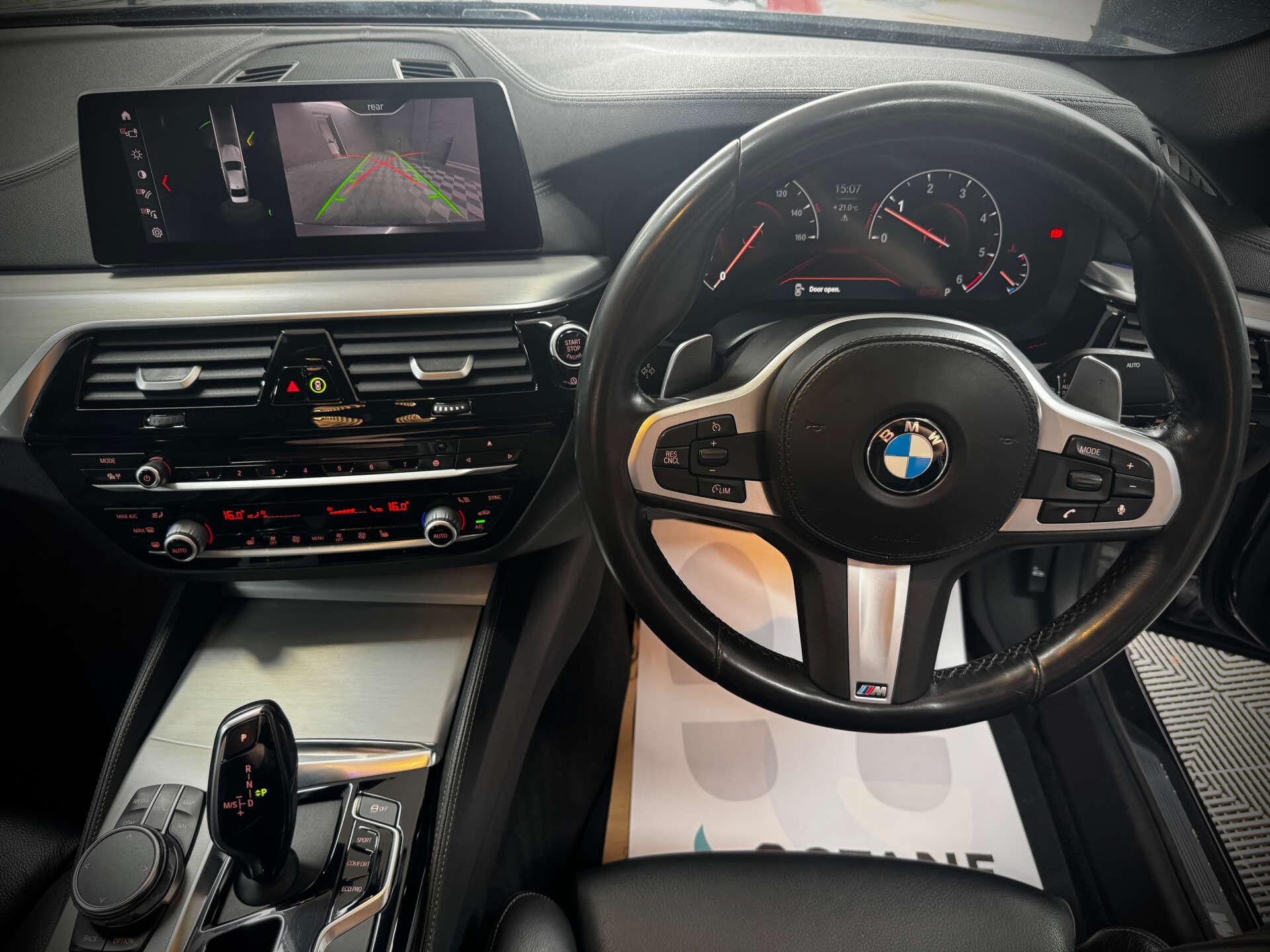 BMW 5 Series view 37