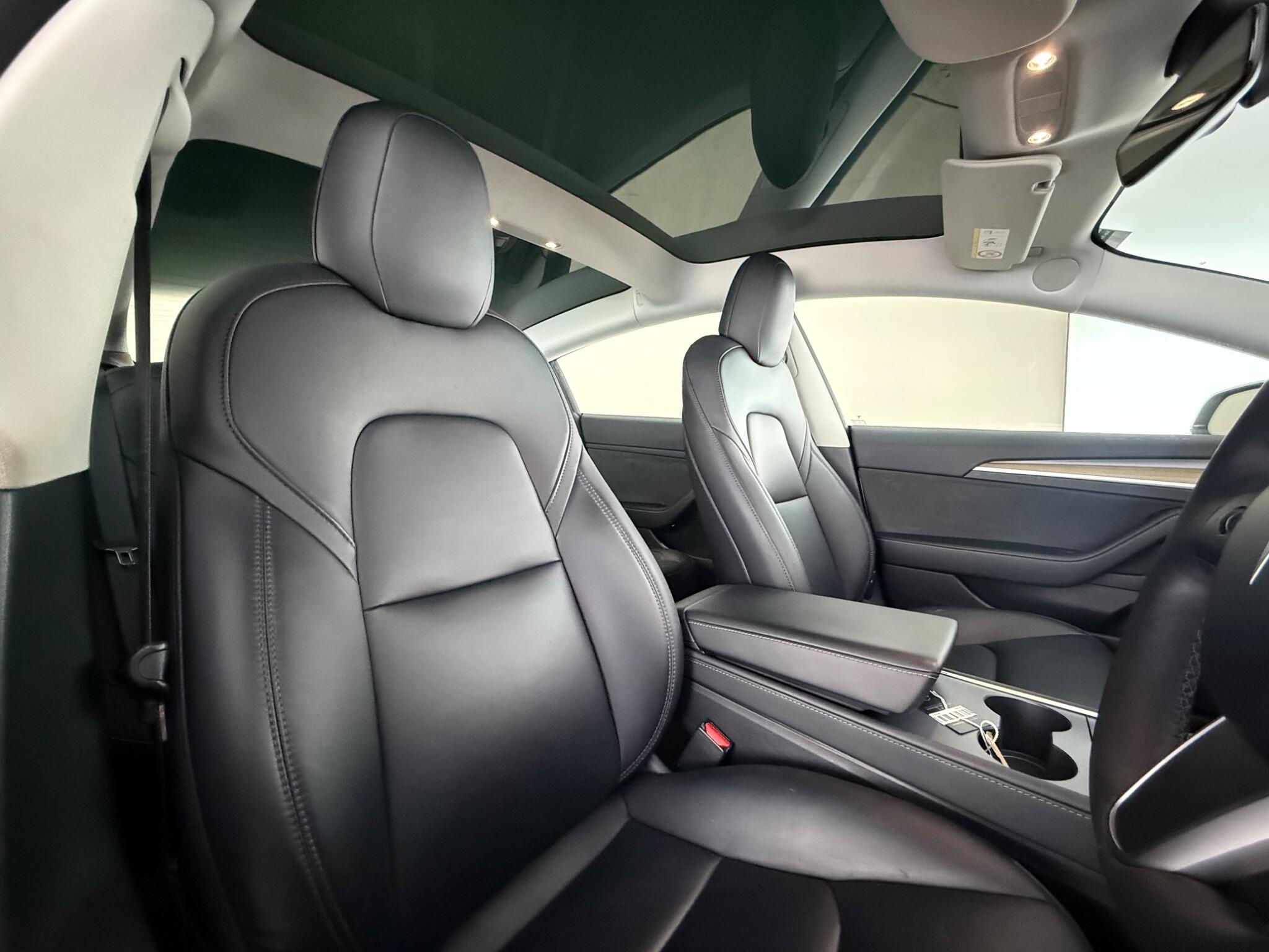Tesla Model 3 view 34