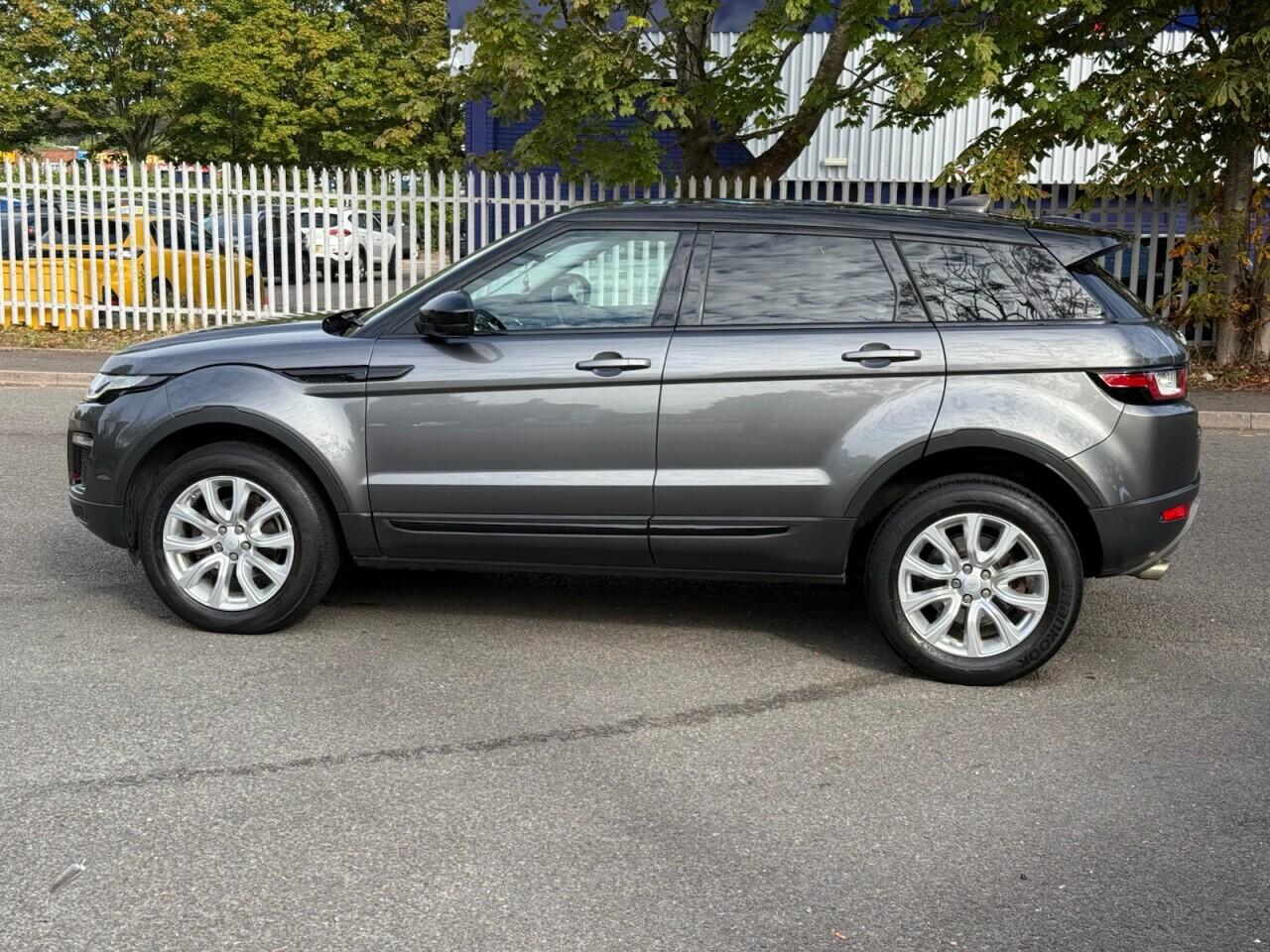 Land Rover Range Rover Evoque view 4