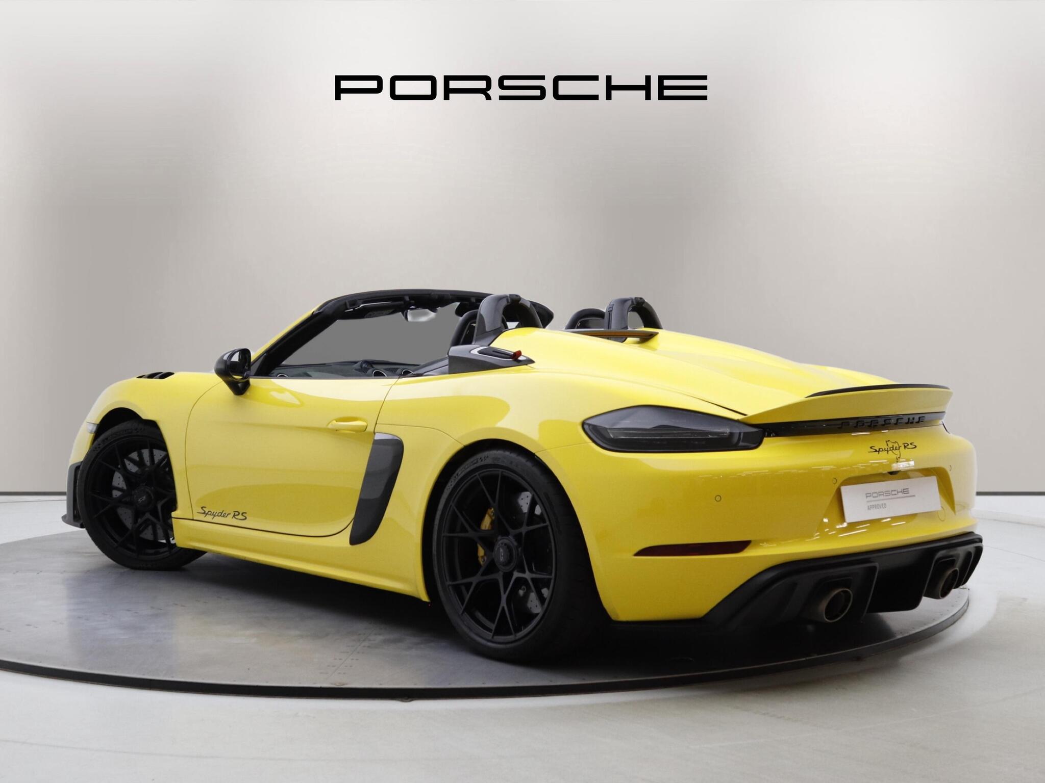 Porsche 718 Spyder view 2