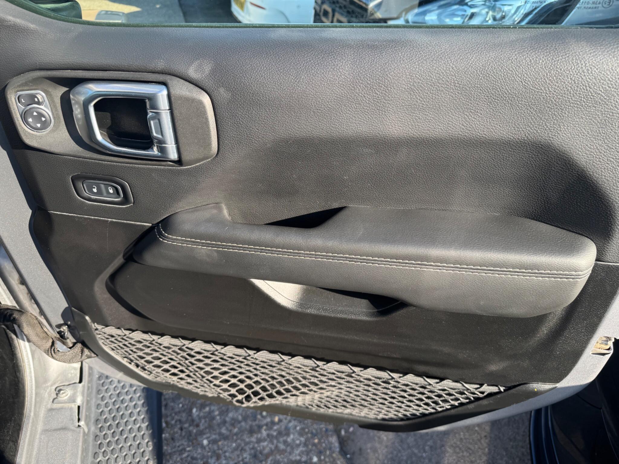 Jeep Wrangler view 23