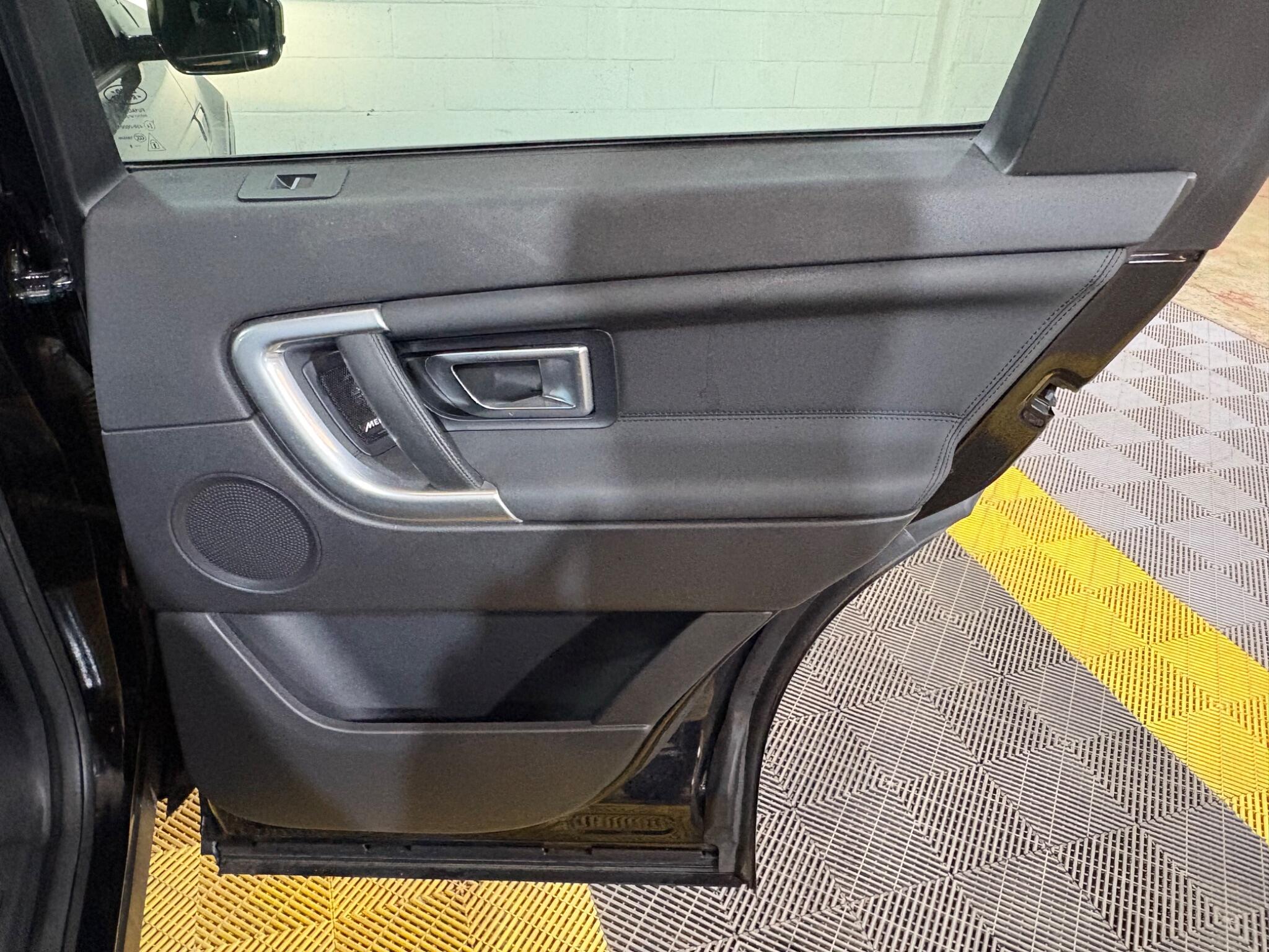 Land Rover Discovery Sport view 49