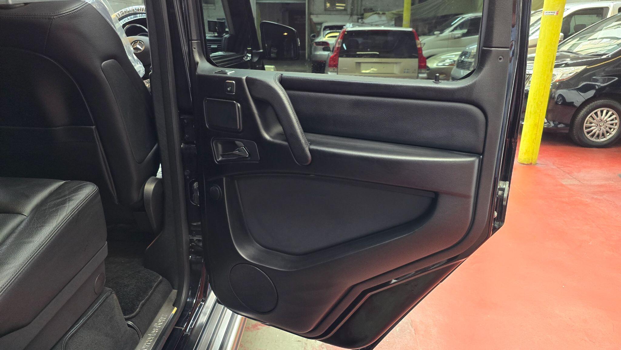 Mercedes-Benz G-Class view 39