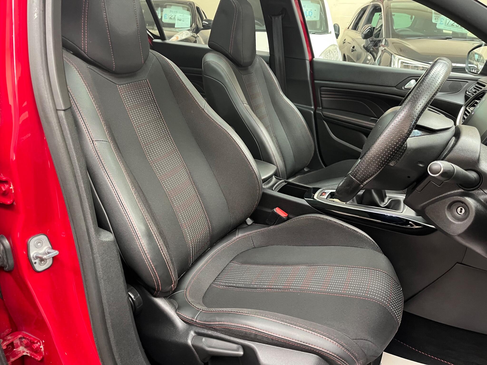 Peugeot 308 view 12