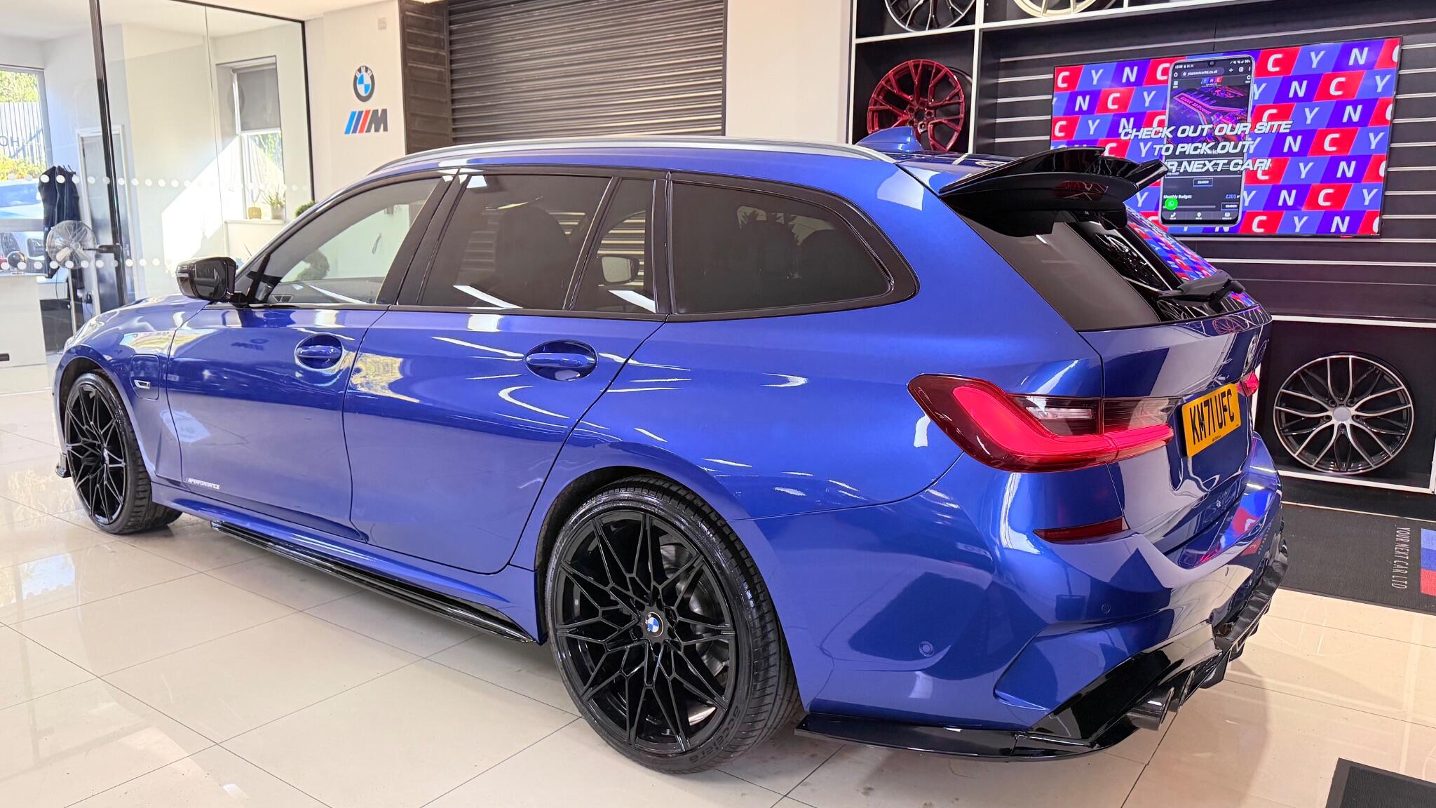 BMW 3 Series view 9