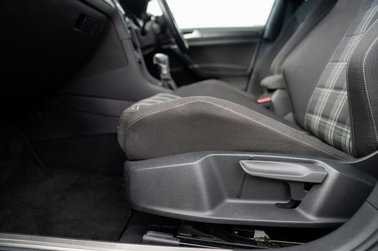 Volkswagen Golf view 54