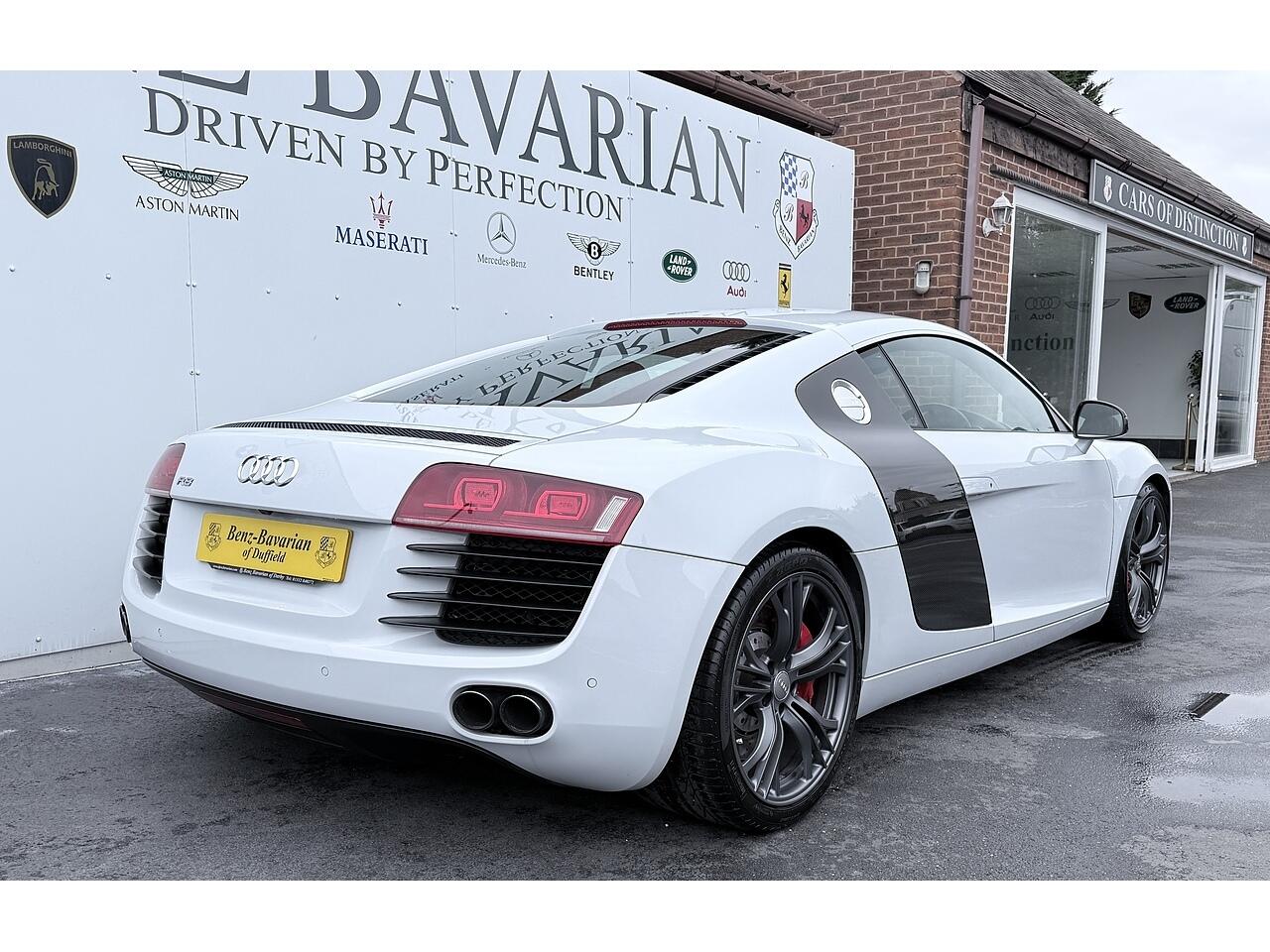 Audi R8 view 6