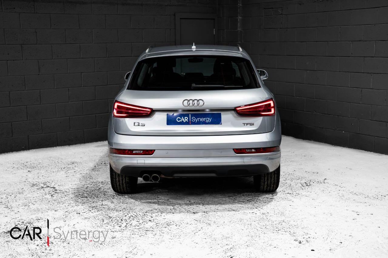 Audi Q3 view 6