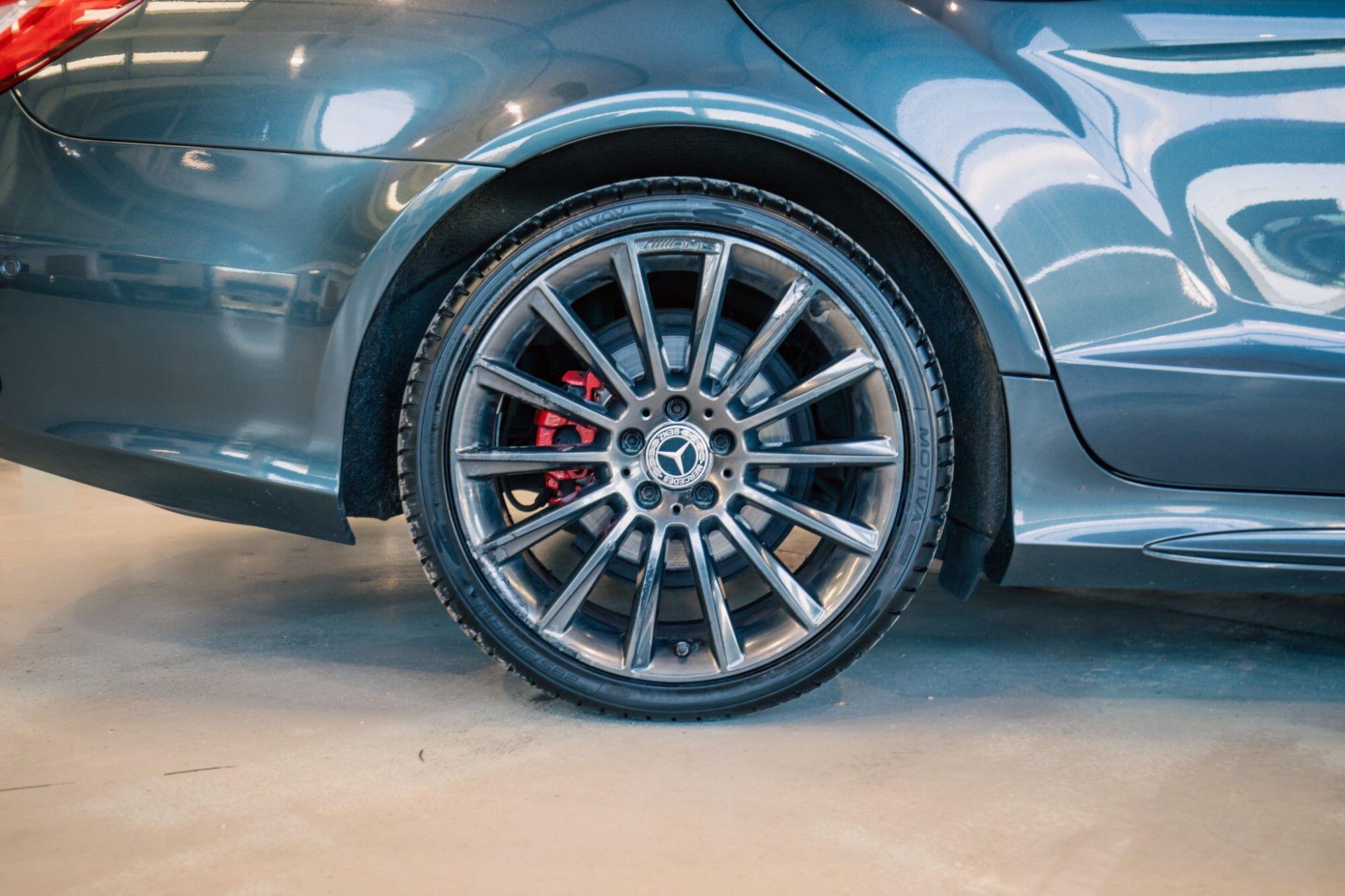 Mercedes-Benz CLS view 6