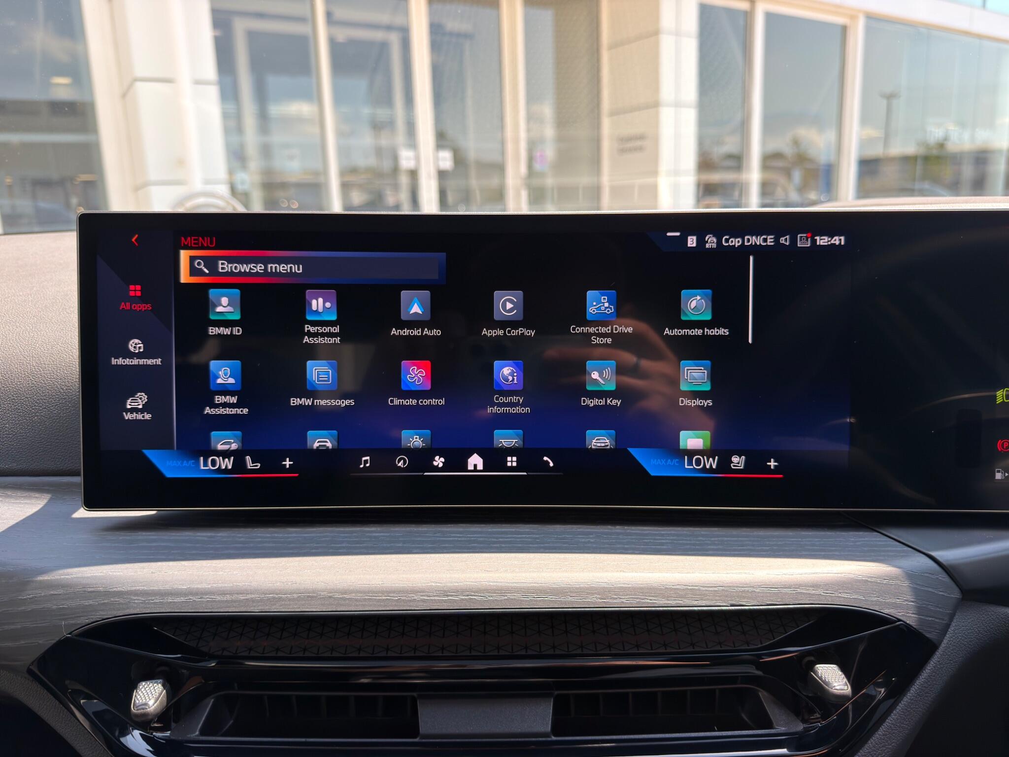 BMW 3 Series view 25