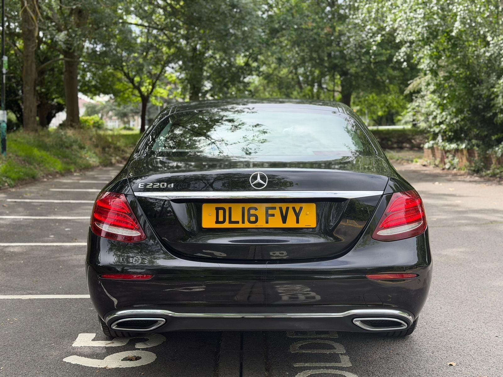 Mercedes-Benz E-Class view 4