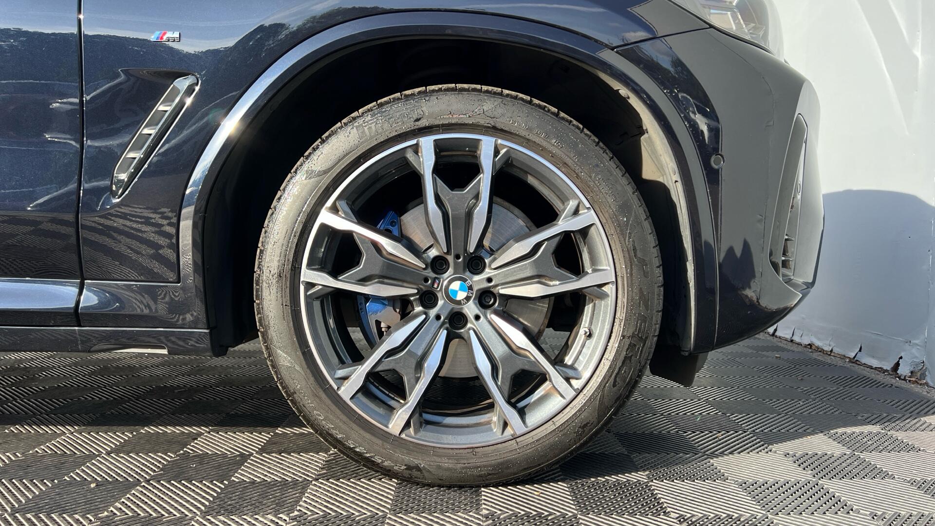 BMW X4 view 14