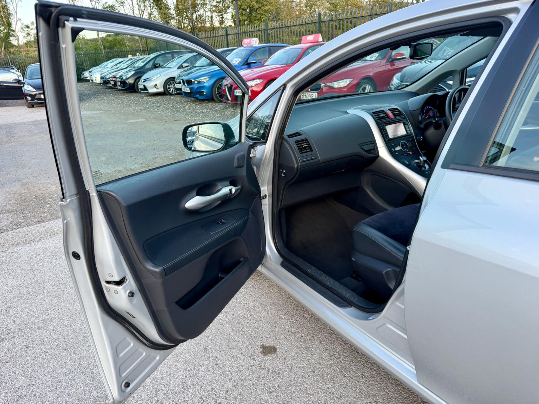 Toyota Auris view 42