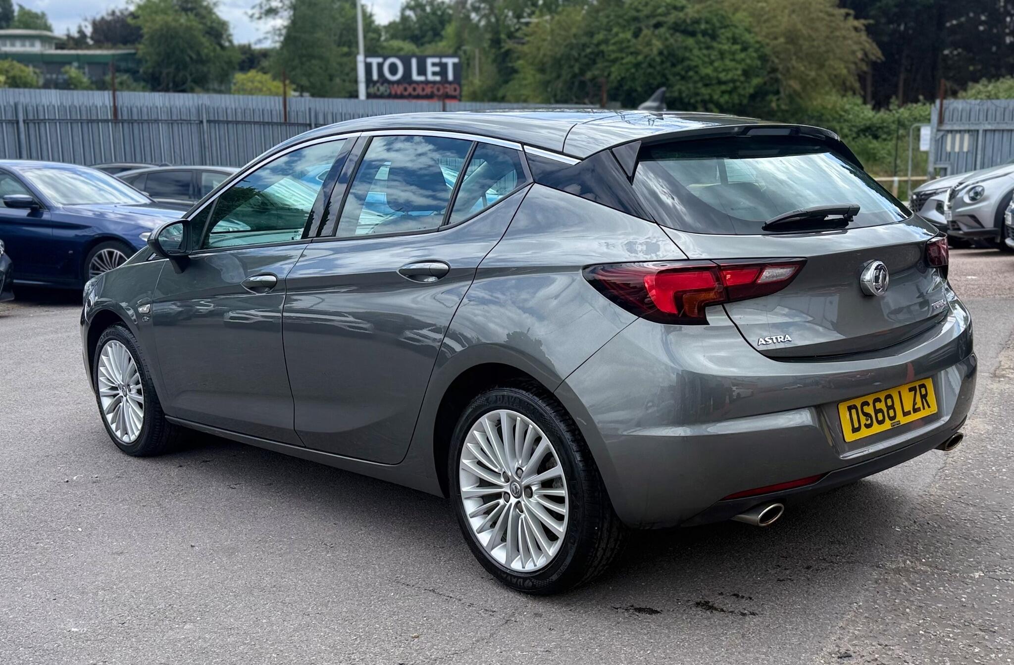 Vauxhall Astra view 4