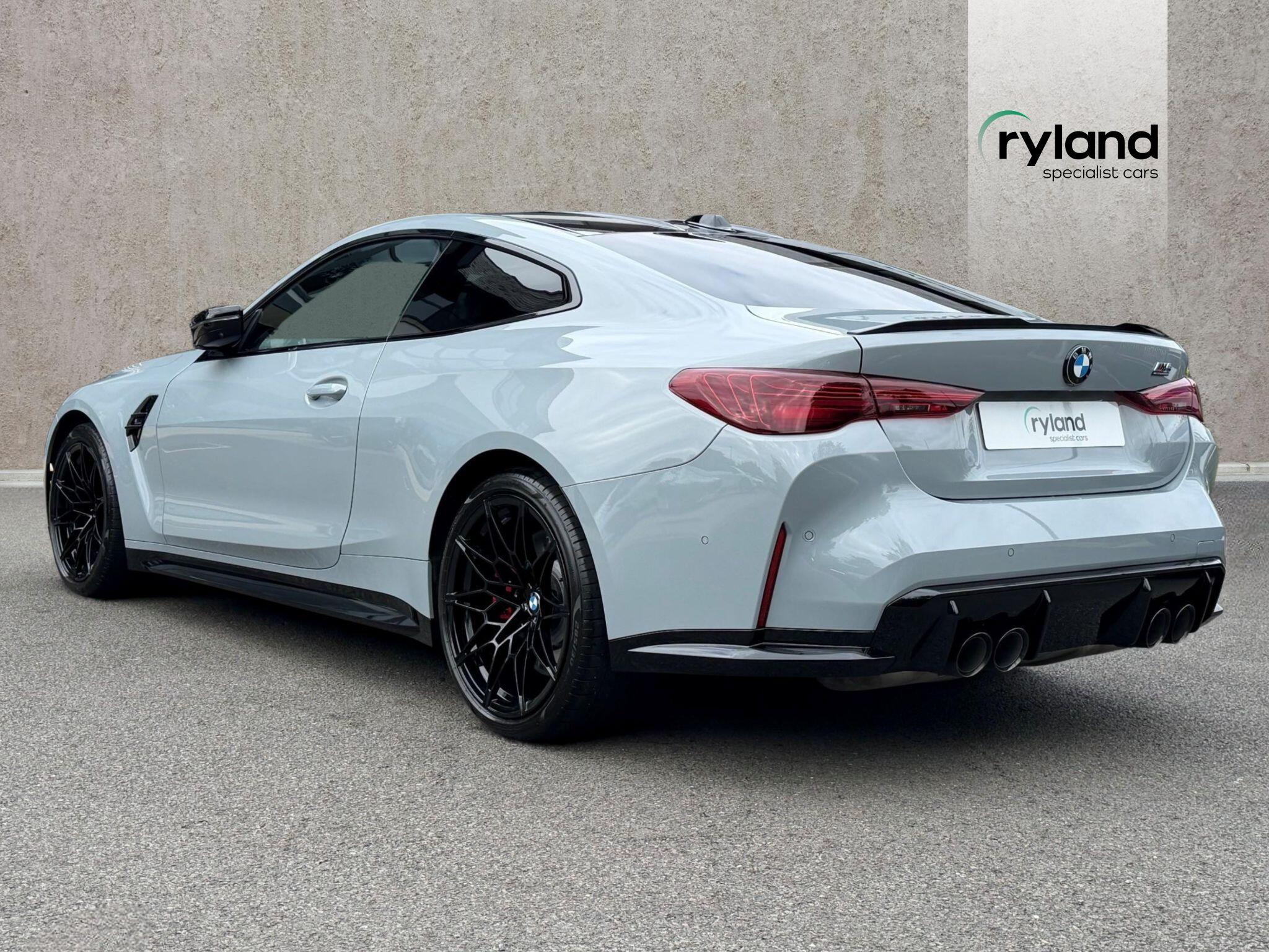 BMW M4 view 5