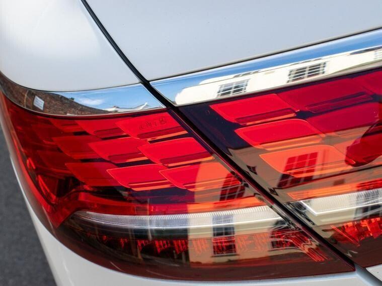 Mercedes-Benz S-Class view 13