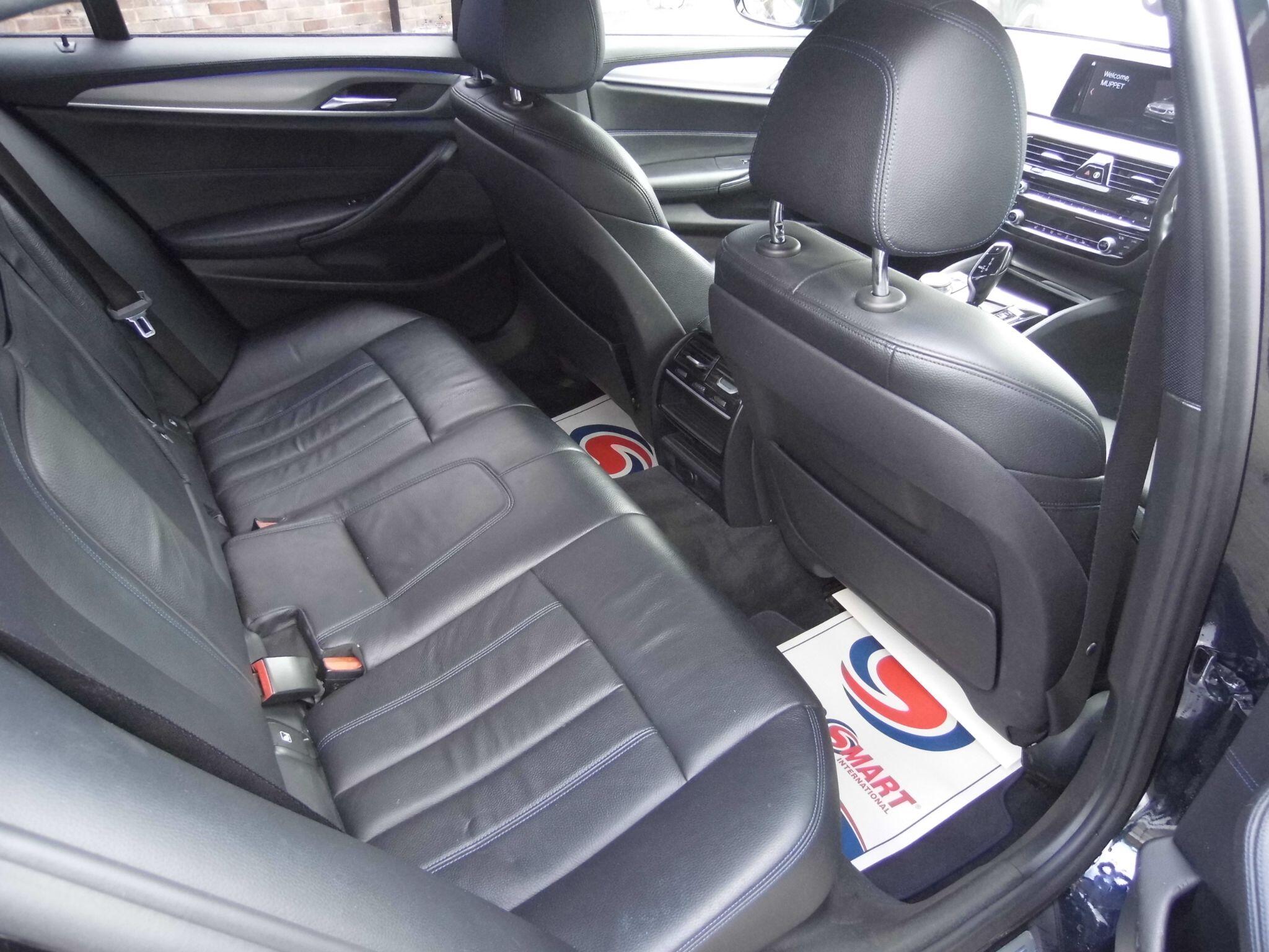 BMW 5 Series view 16