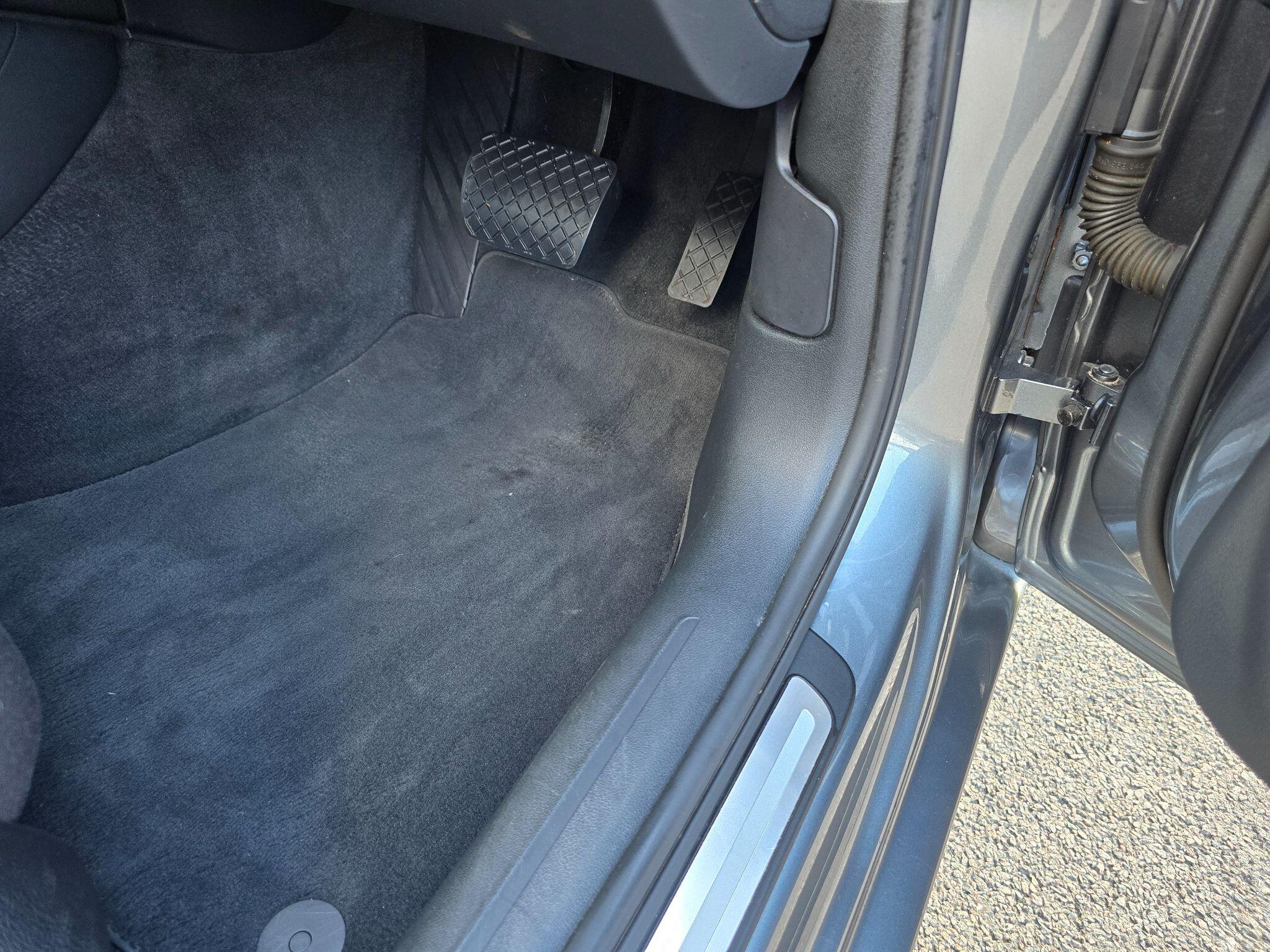 Audi A4 view 35