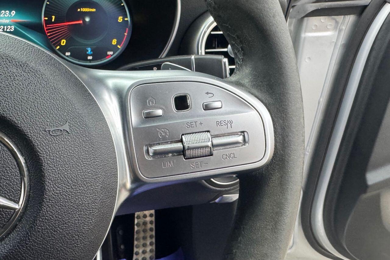 Mercedes-Benz C-Class view 24