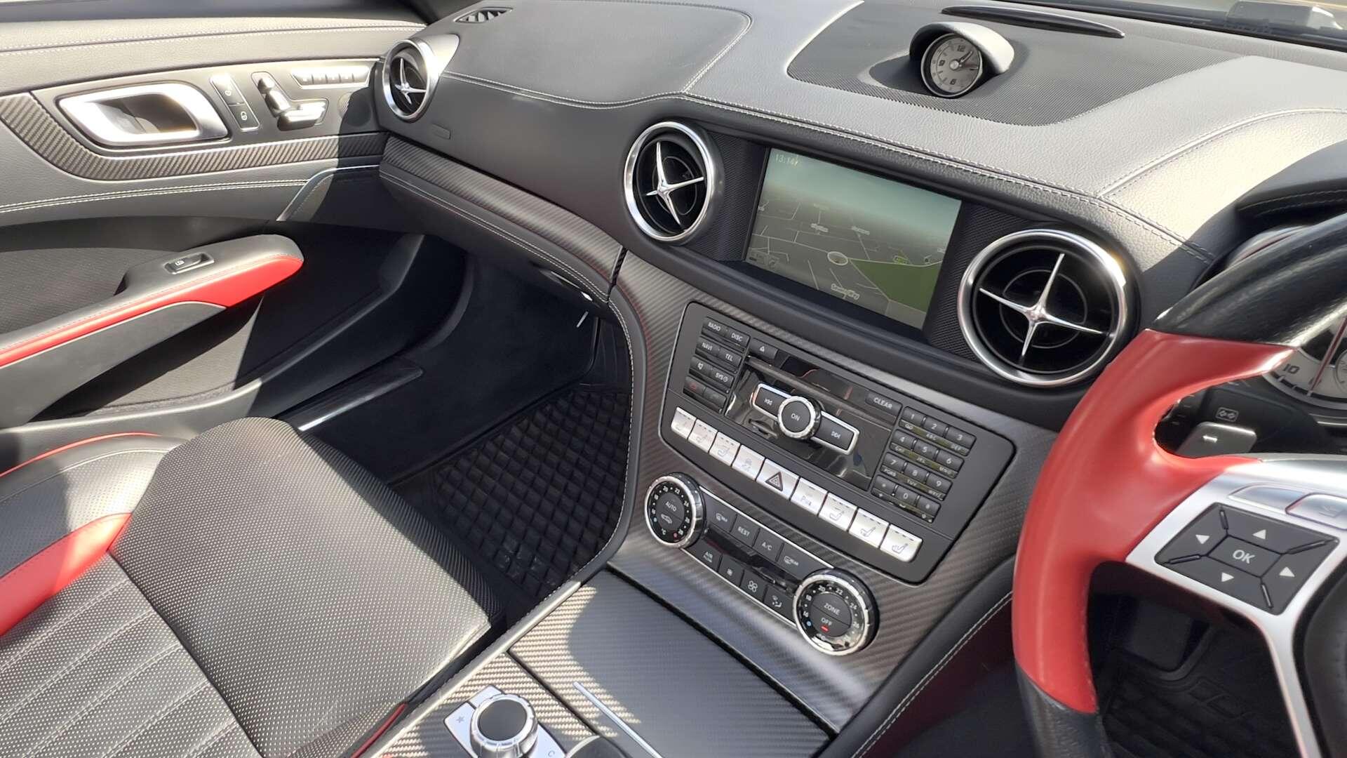 Mercedes-Benz SL view 62