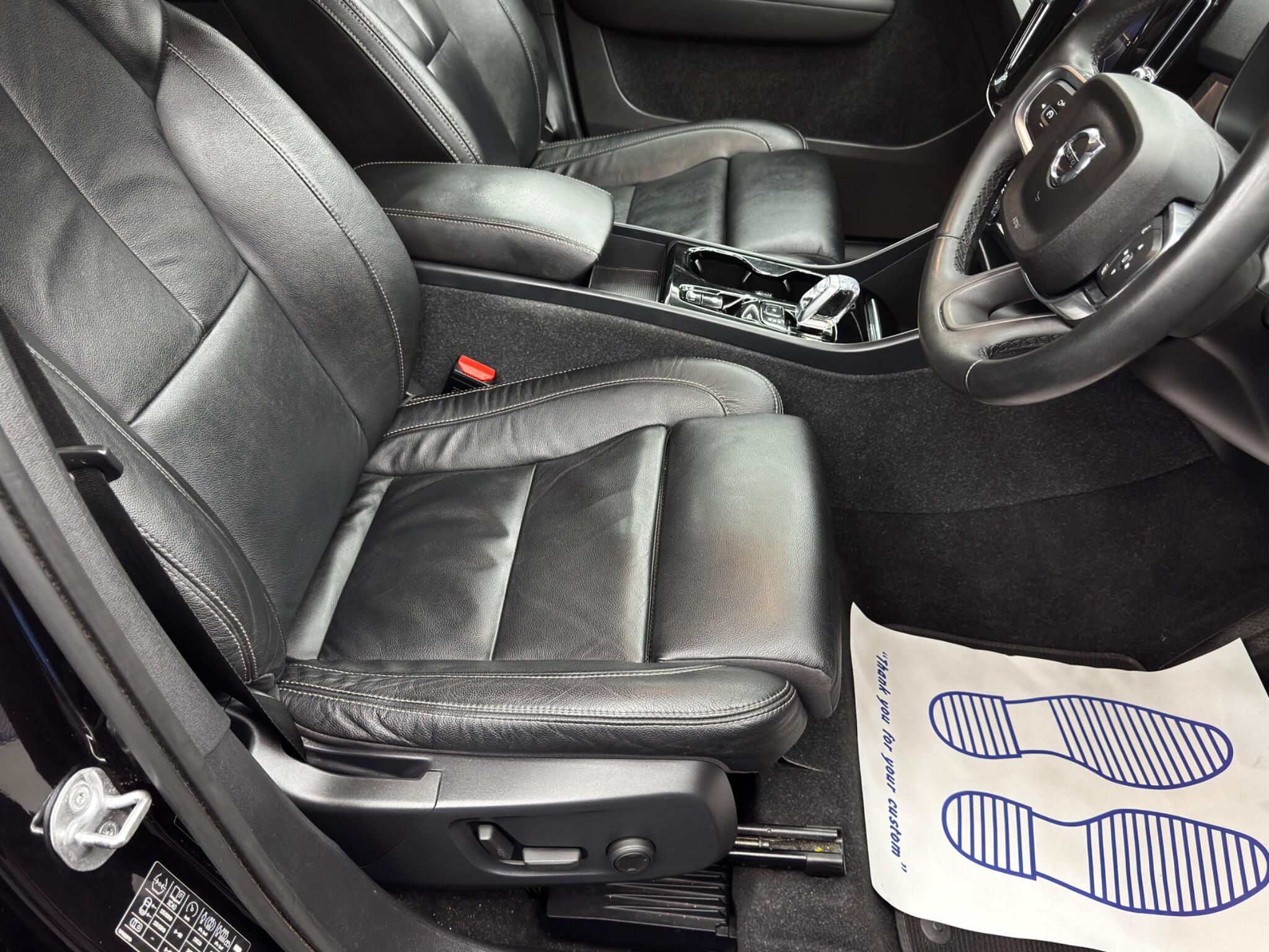 Volvo XC40 view 13