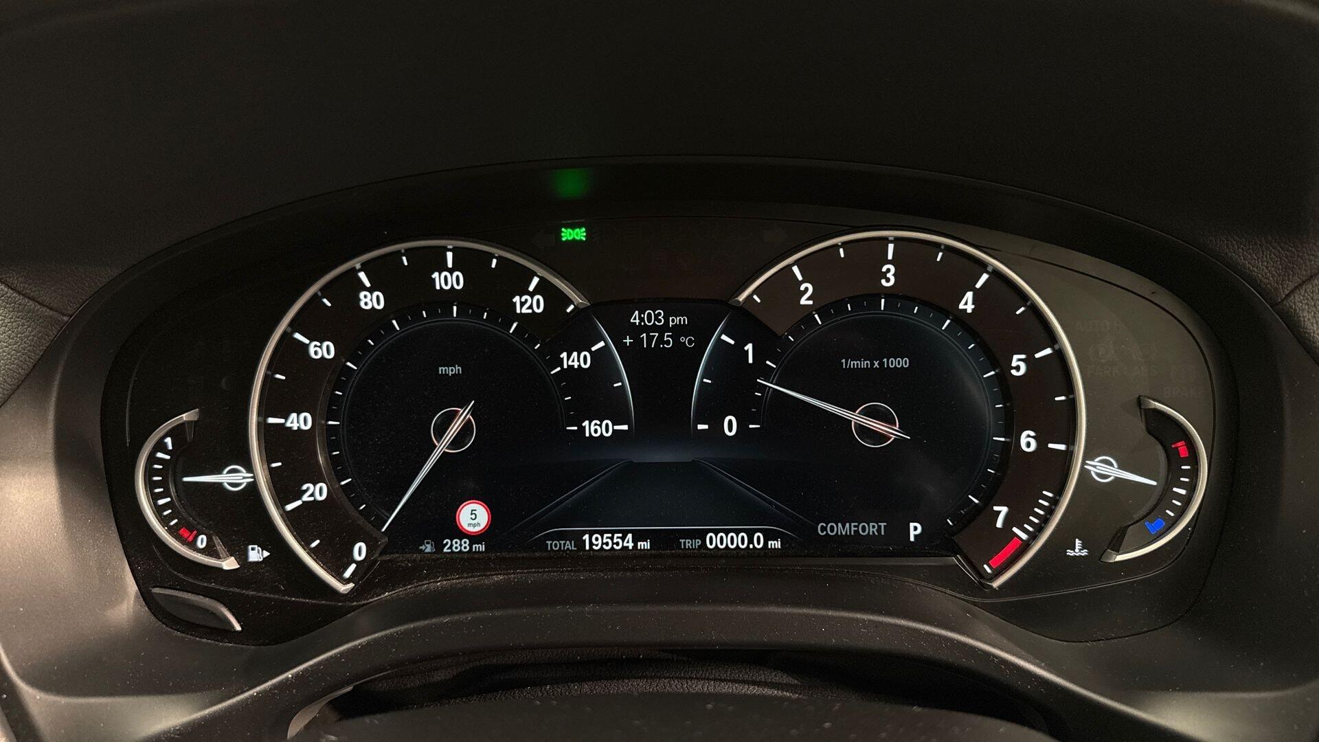 BMW X3 view 9