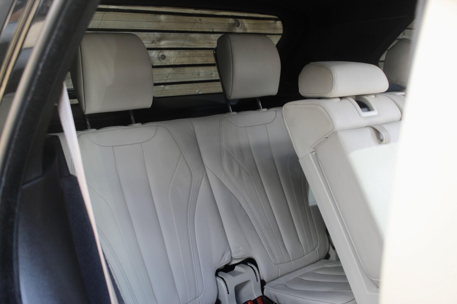 BMW X5 view 14