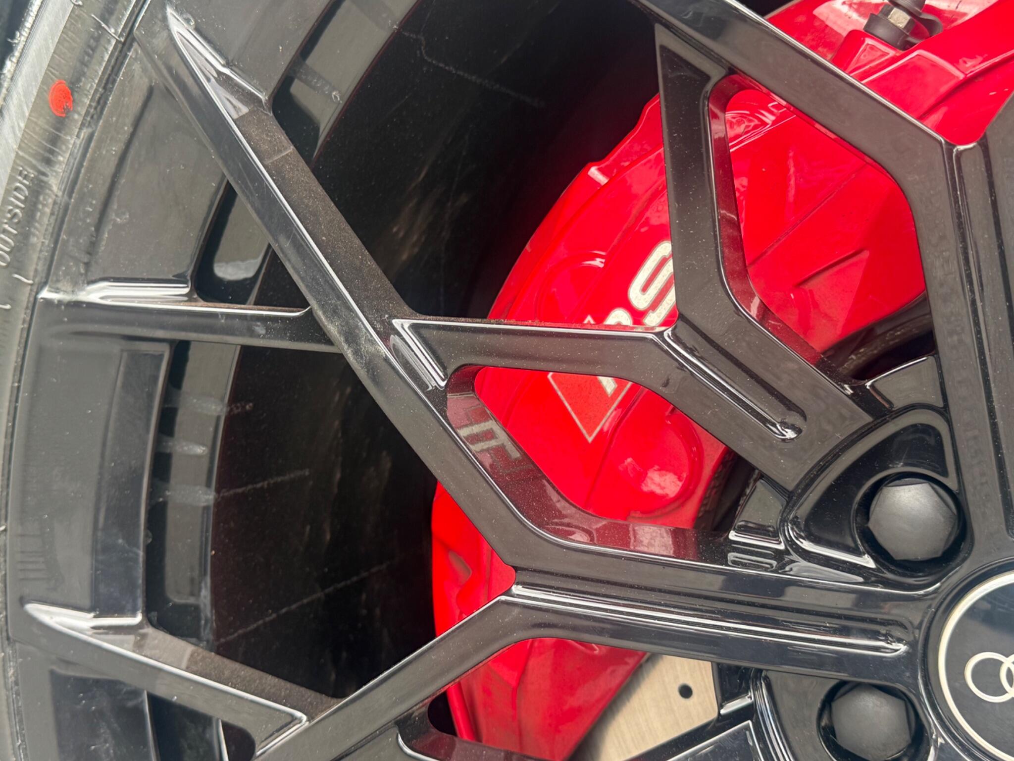 Audi RS Q8 view 20