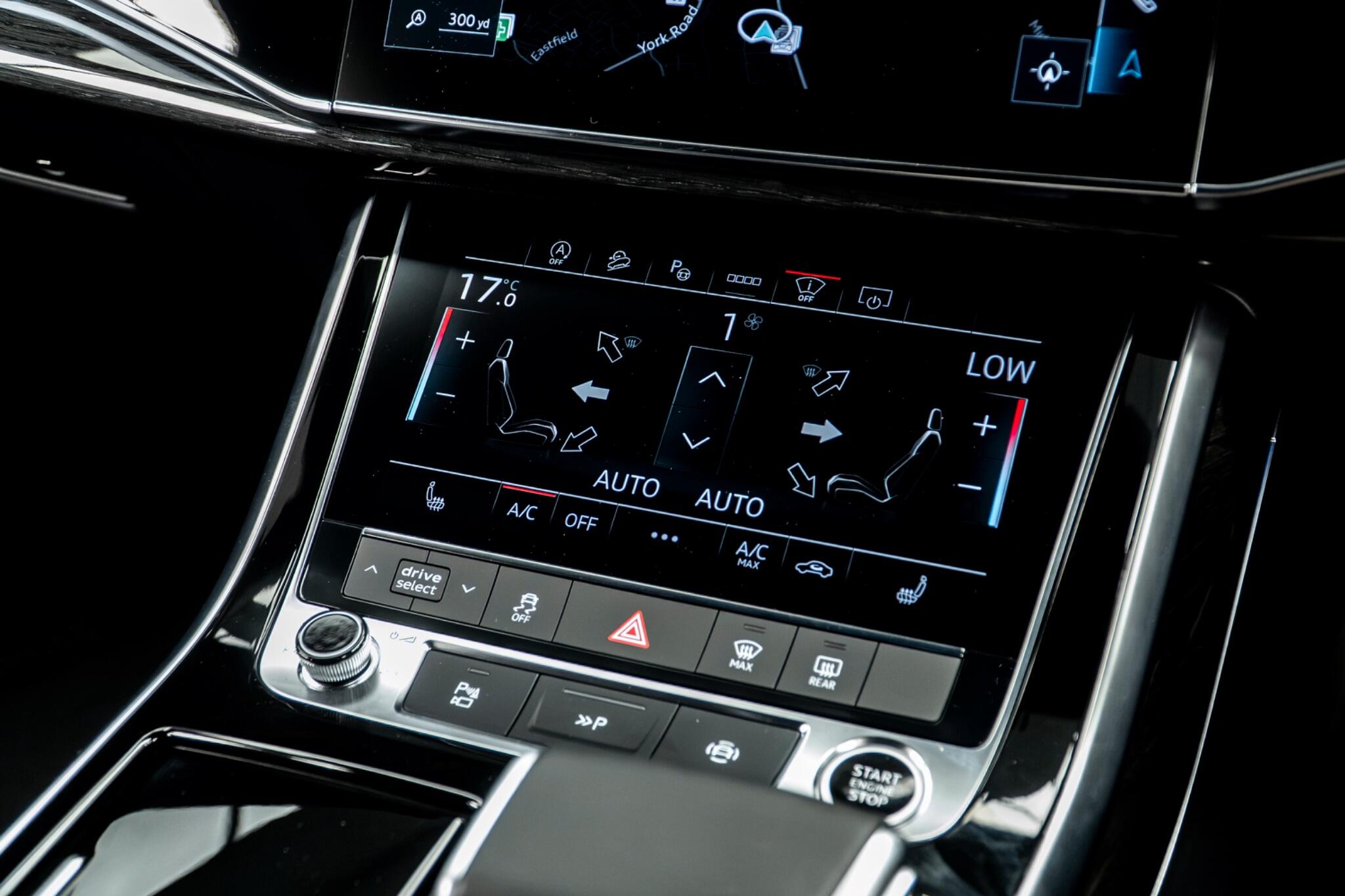 Audi Q7 view 29