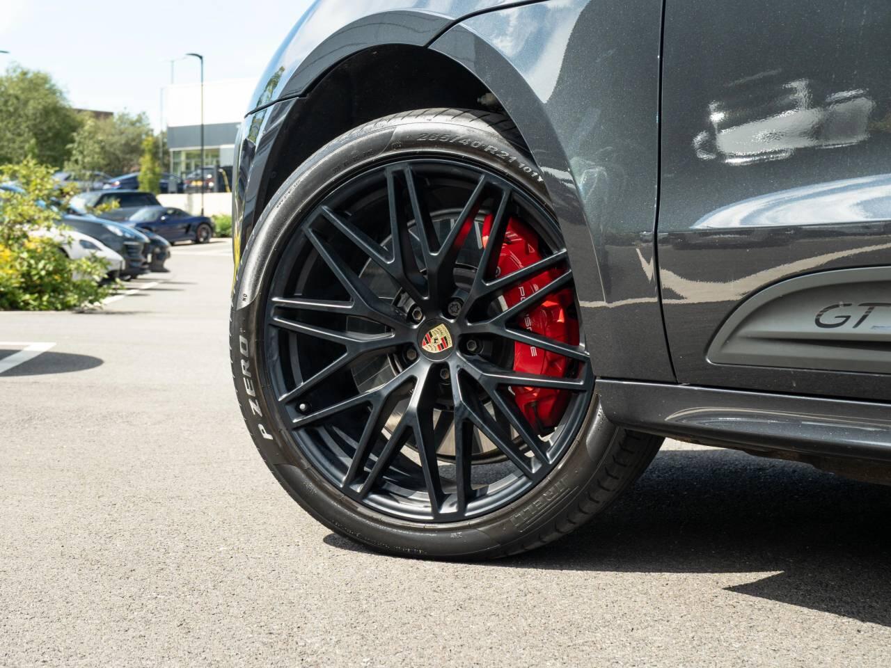 Porsche Macan view 43