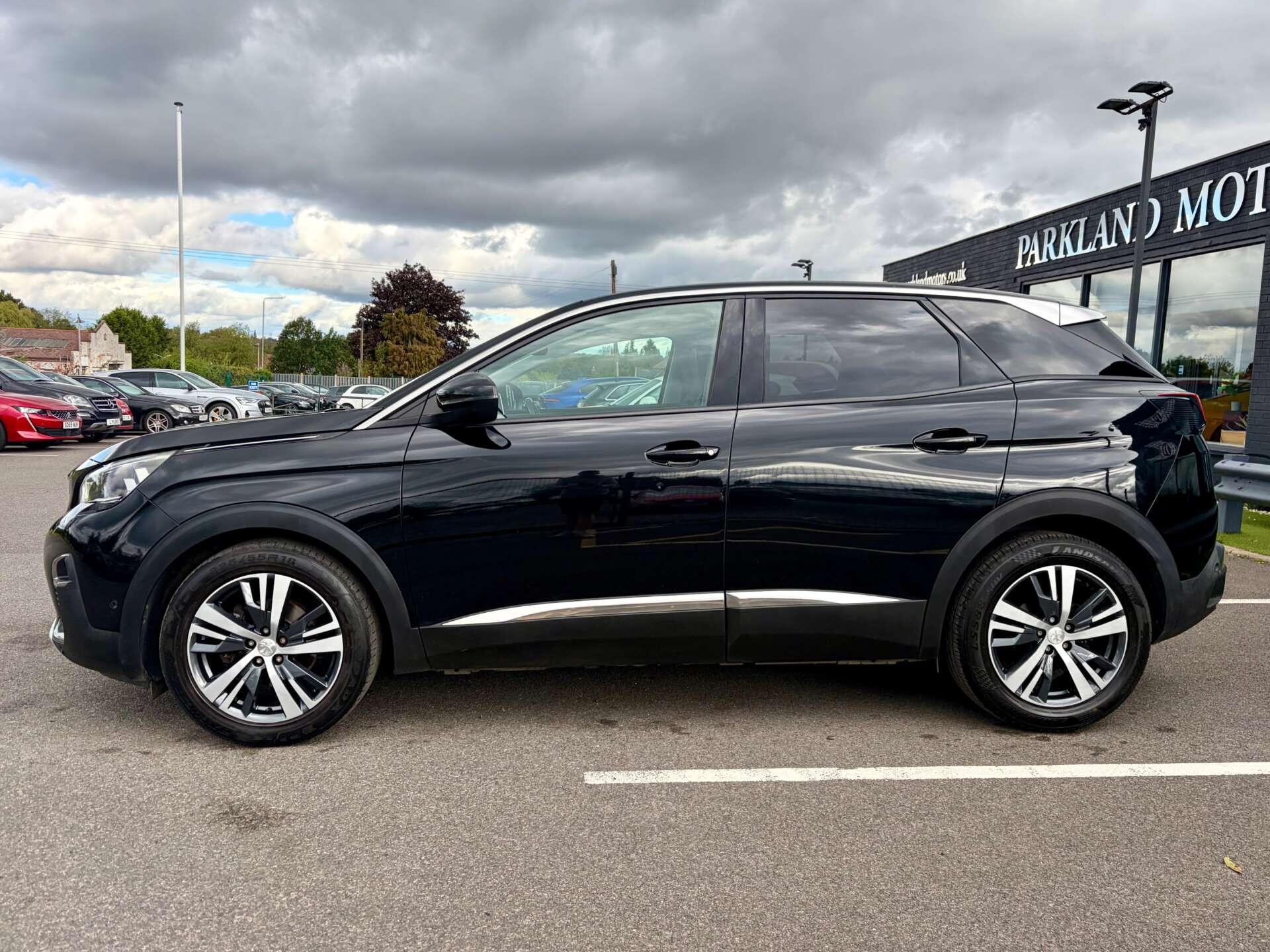 Peugeot 3008 view 5