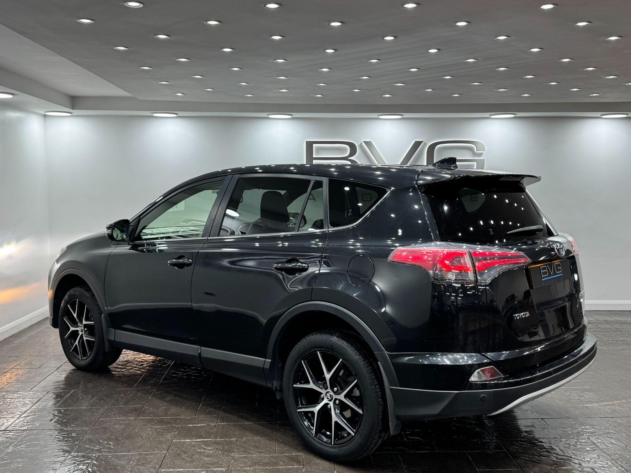 Toyota Rav4 view 9