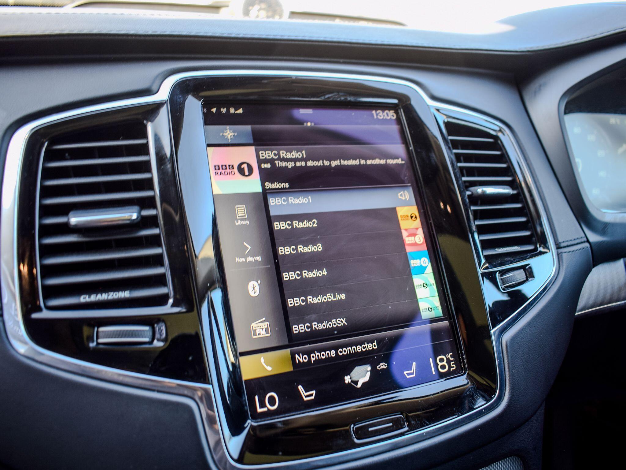 Volvo XC90 view 18