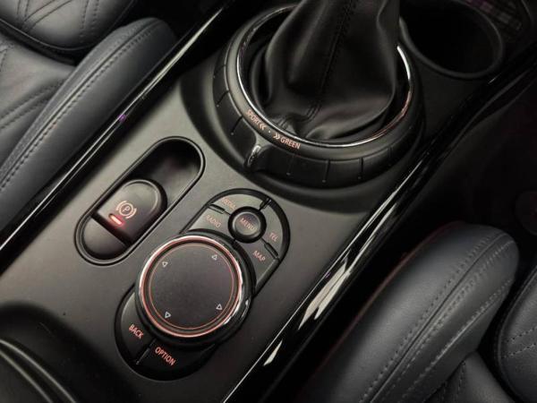 Mini Clubman view 77