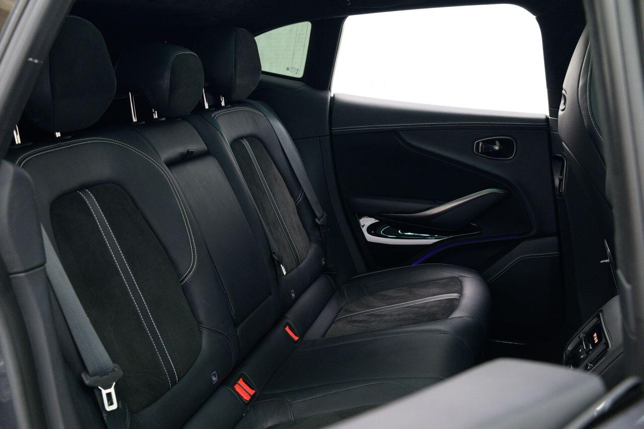 Aston Martin DBX view 25