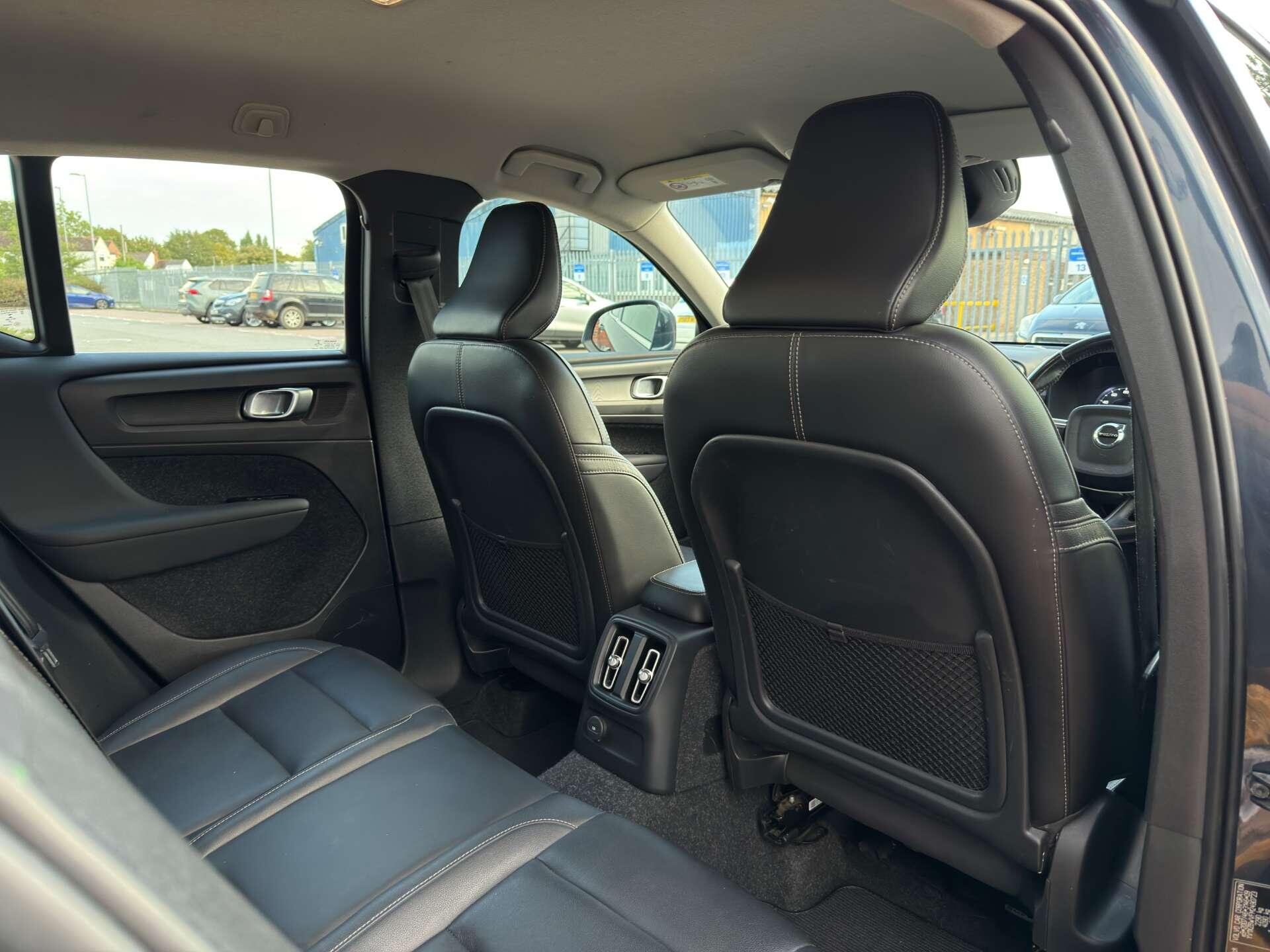 Volvo XC40 view 36