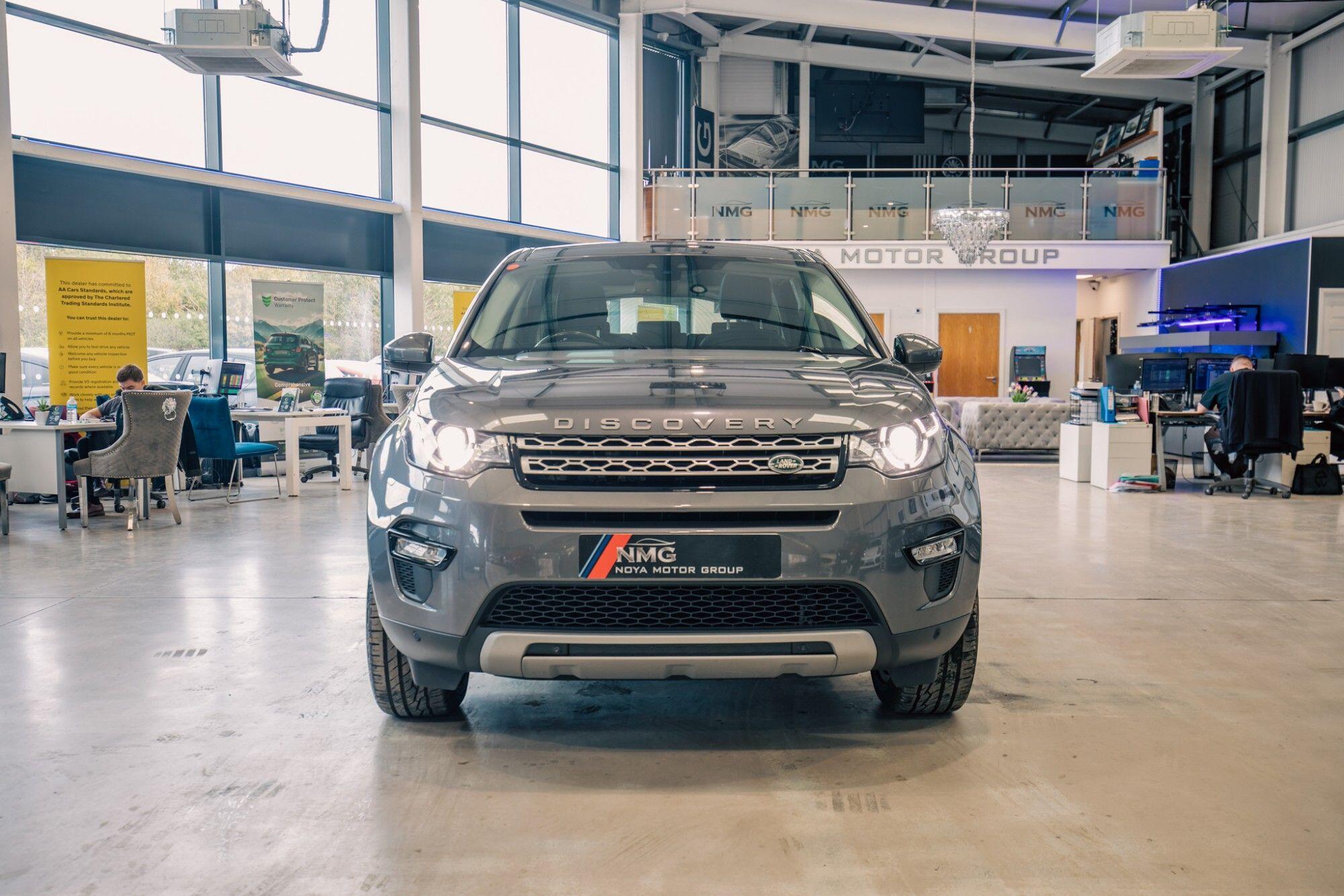 Land Rover Discovery Sport view 24