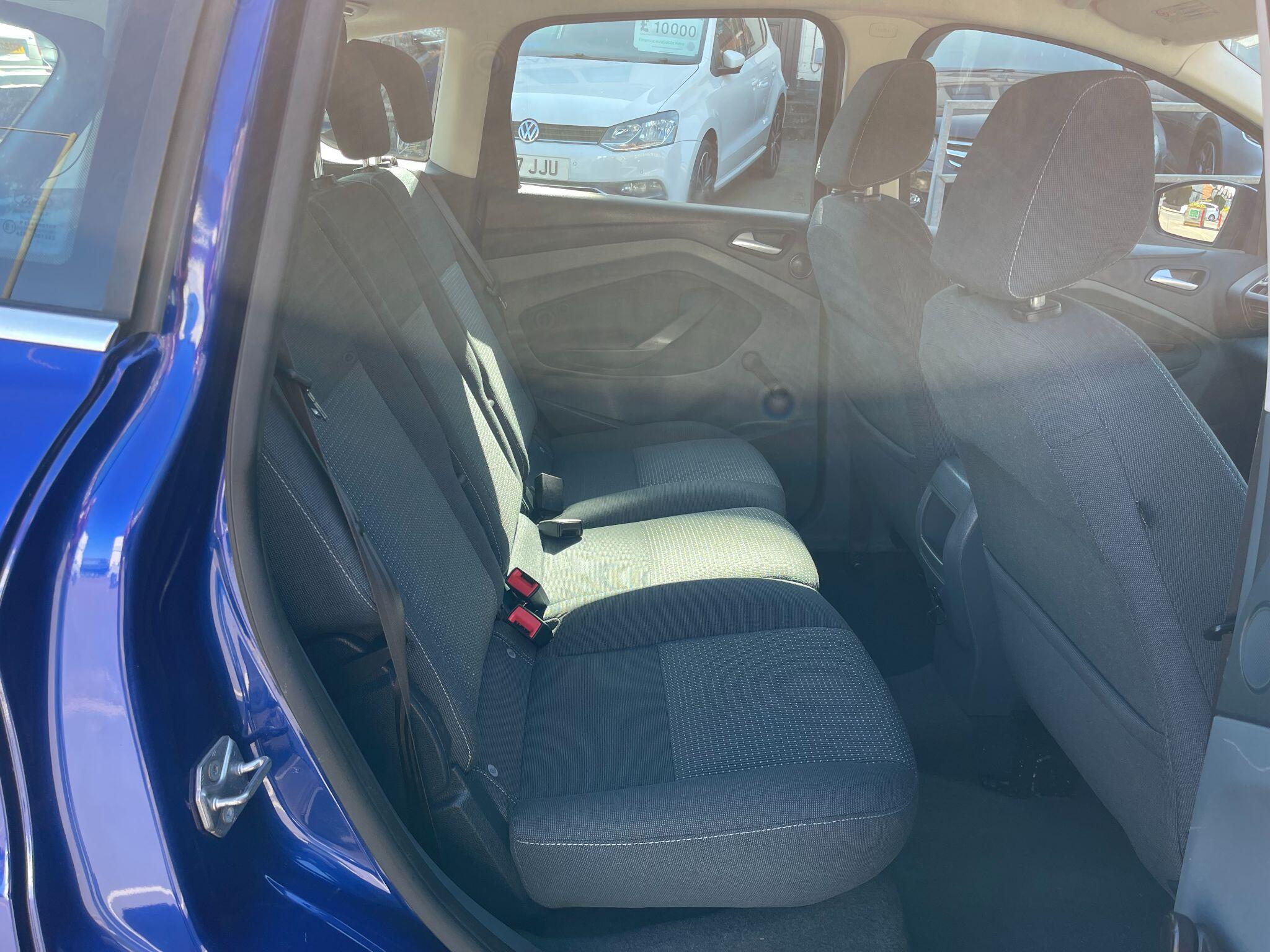 Ford C-Max view 35