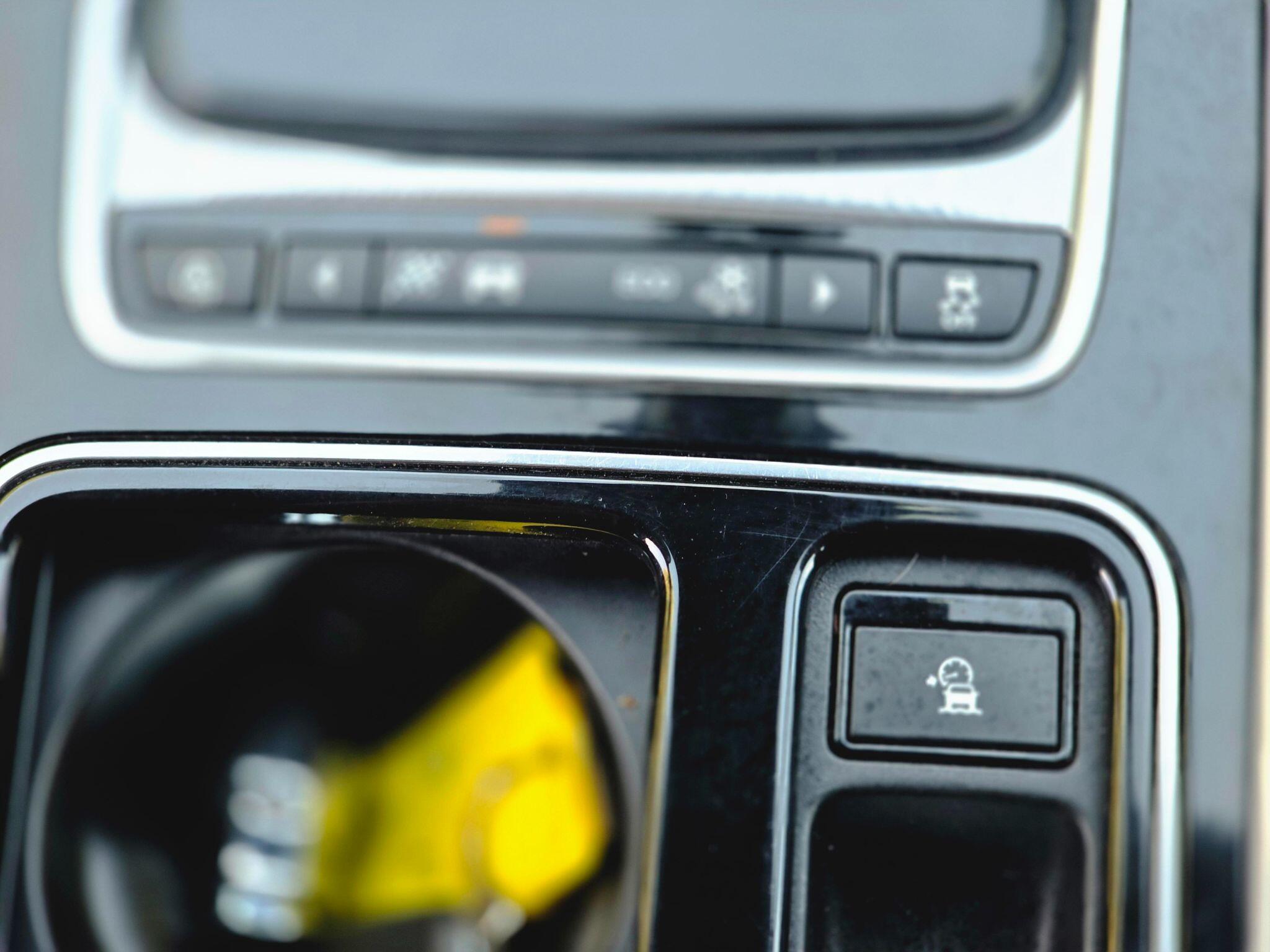Jaguar Xe view 41