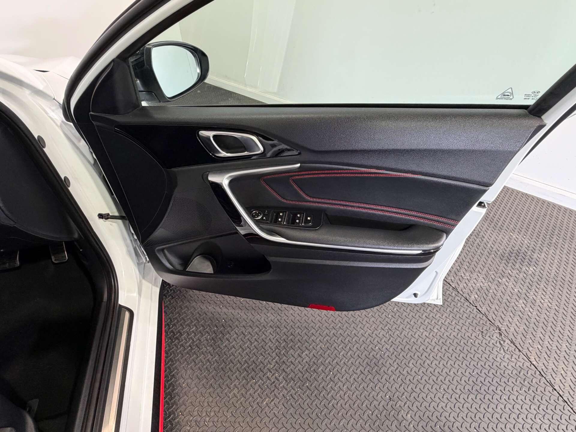 Kia Proceed view 22