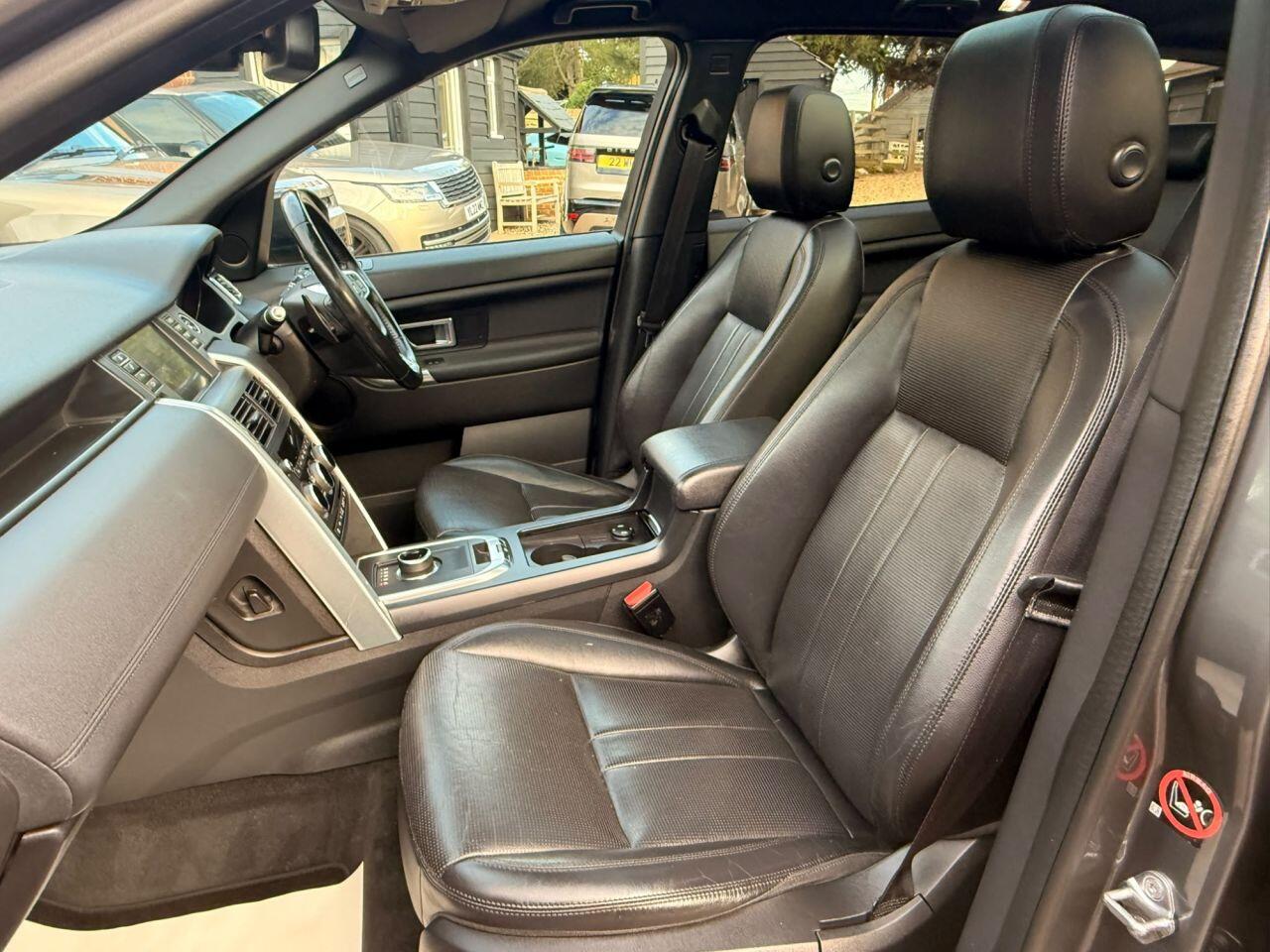 Land Rover Discovery Sport view 10