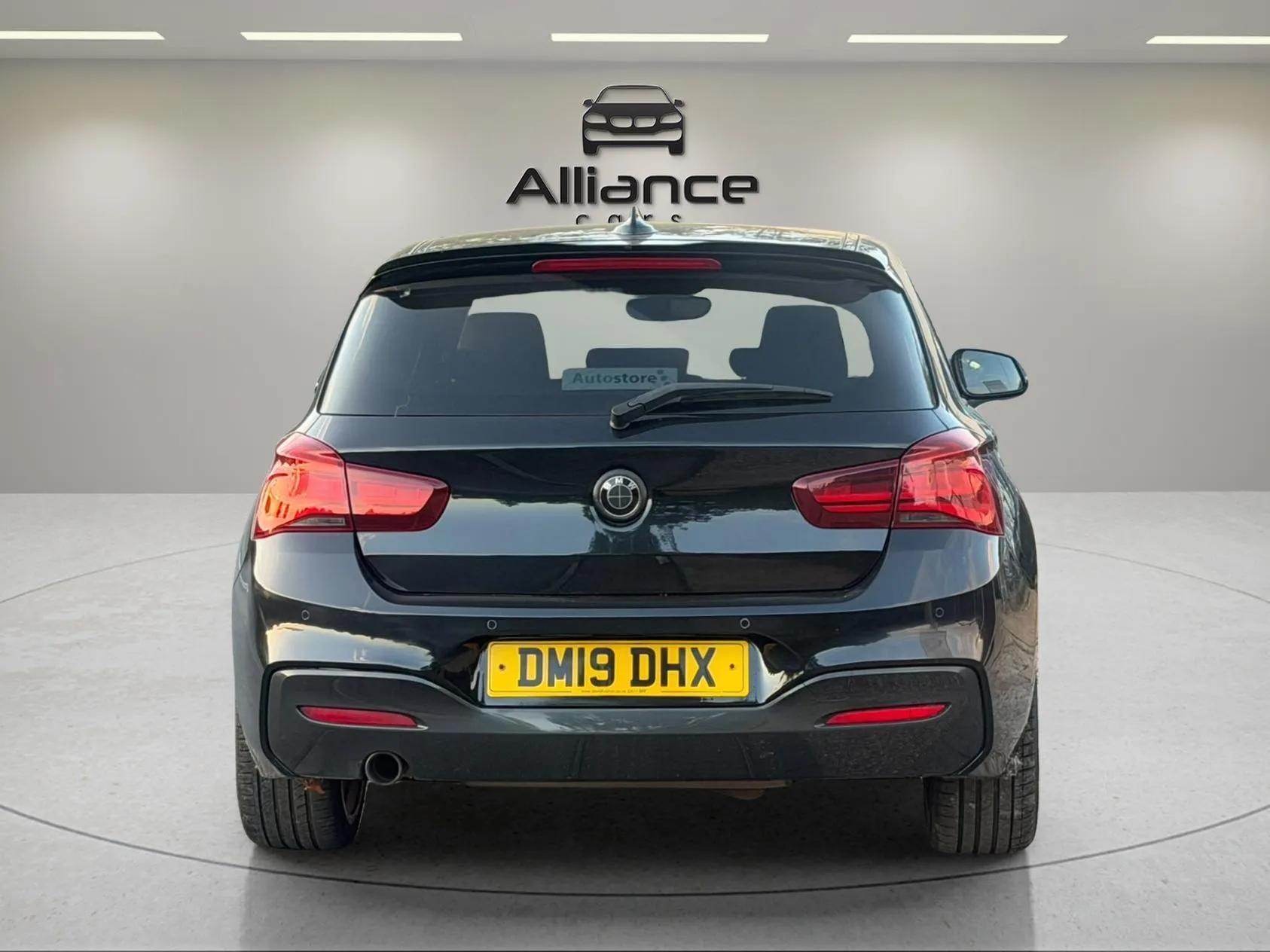 BMW 1 Series view 24