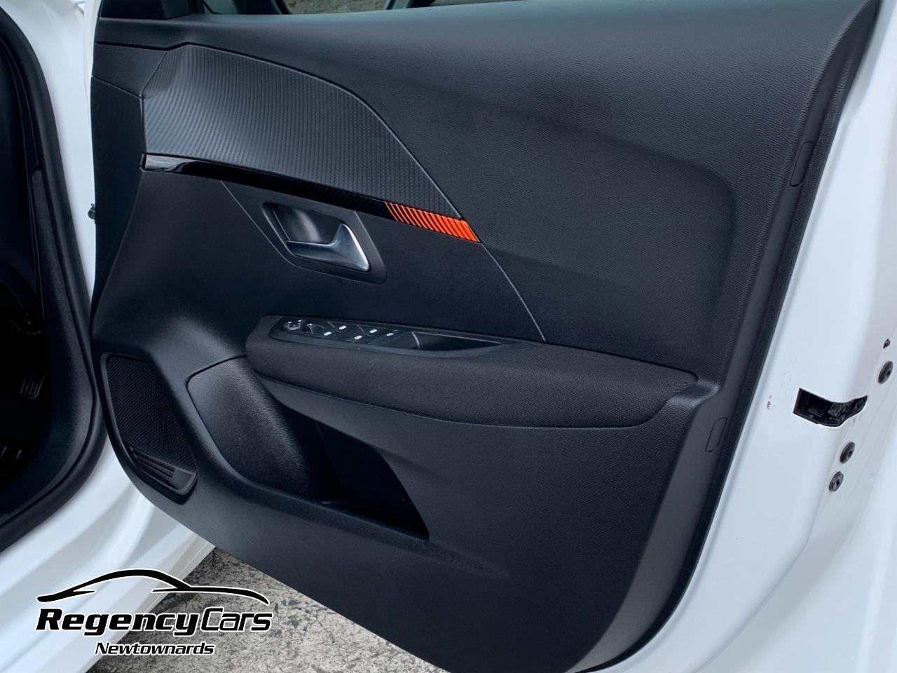 Peugeot 208 view 26