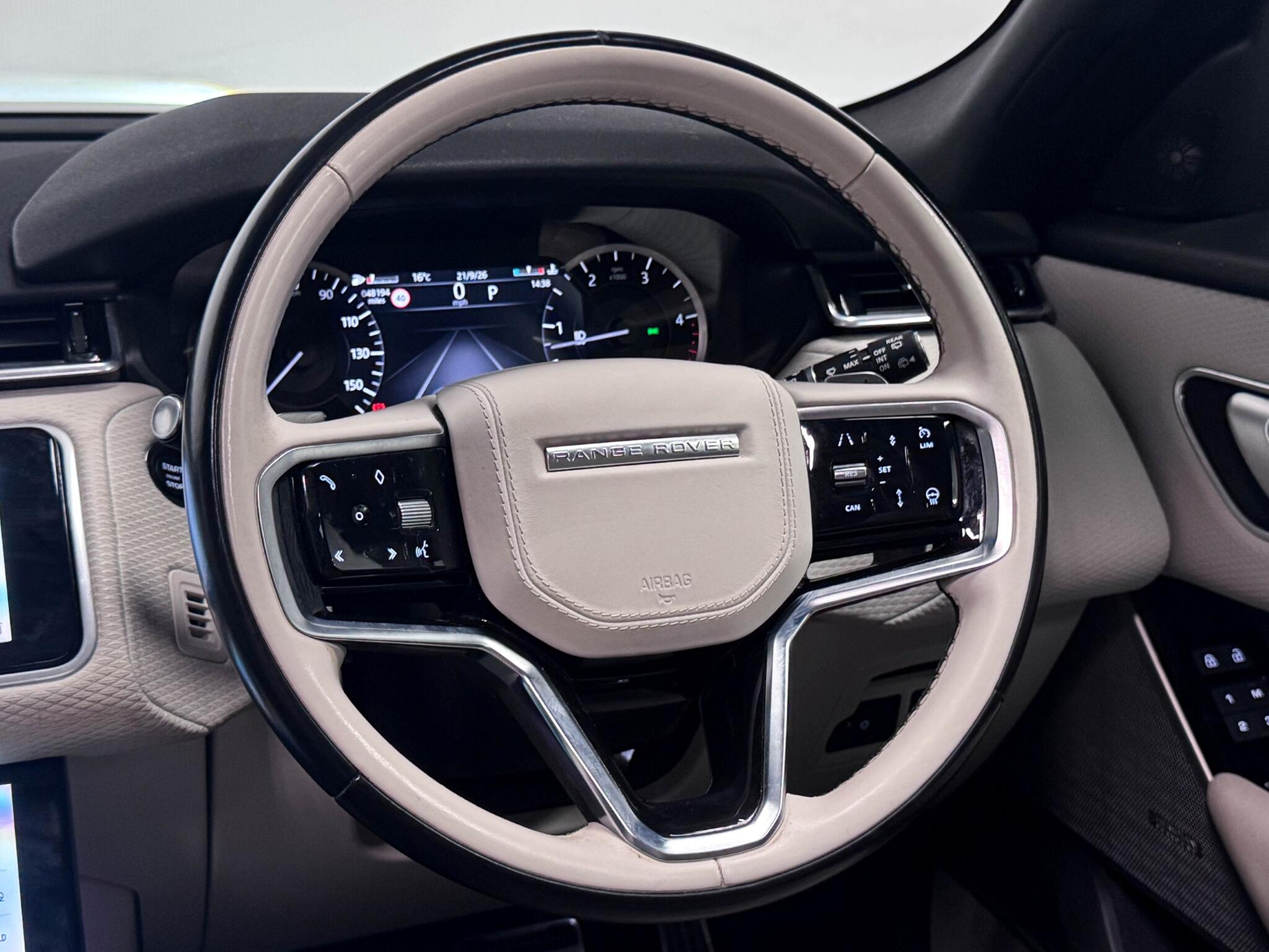 Land Rover Range Rover Velar view 13
