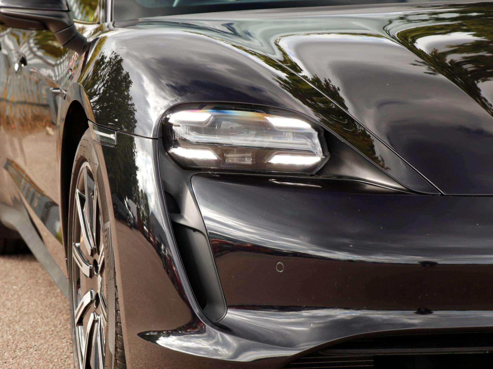 Porsche Taycan view 32