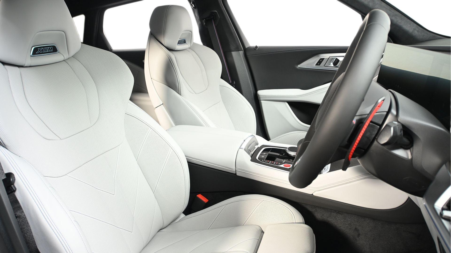 BMW XM view 11