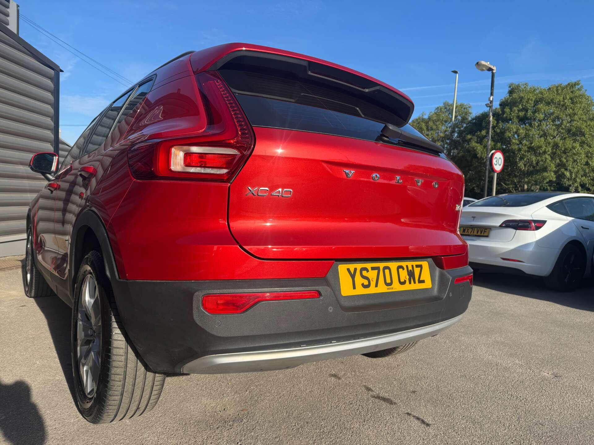 Volvo XC40 view 10