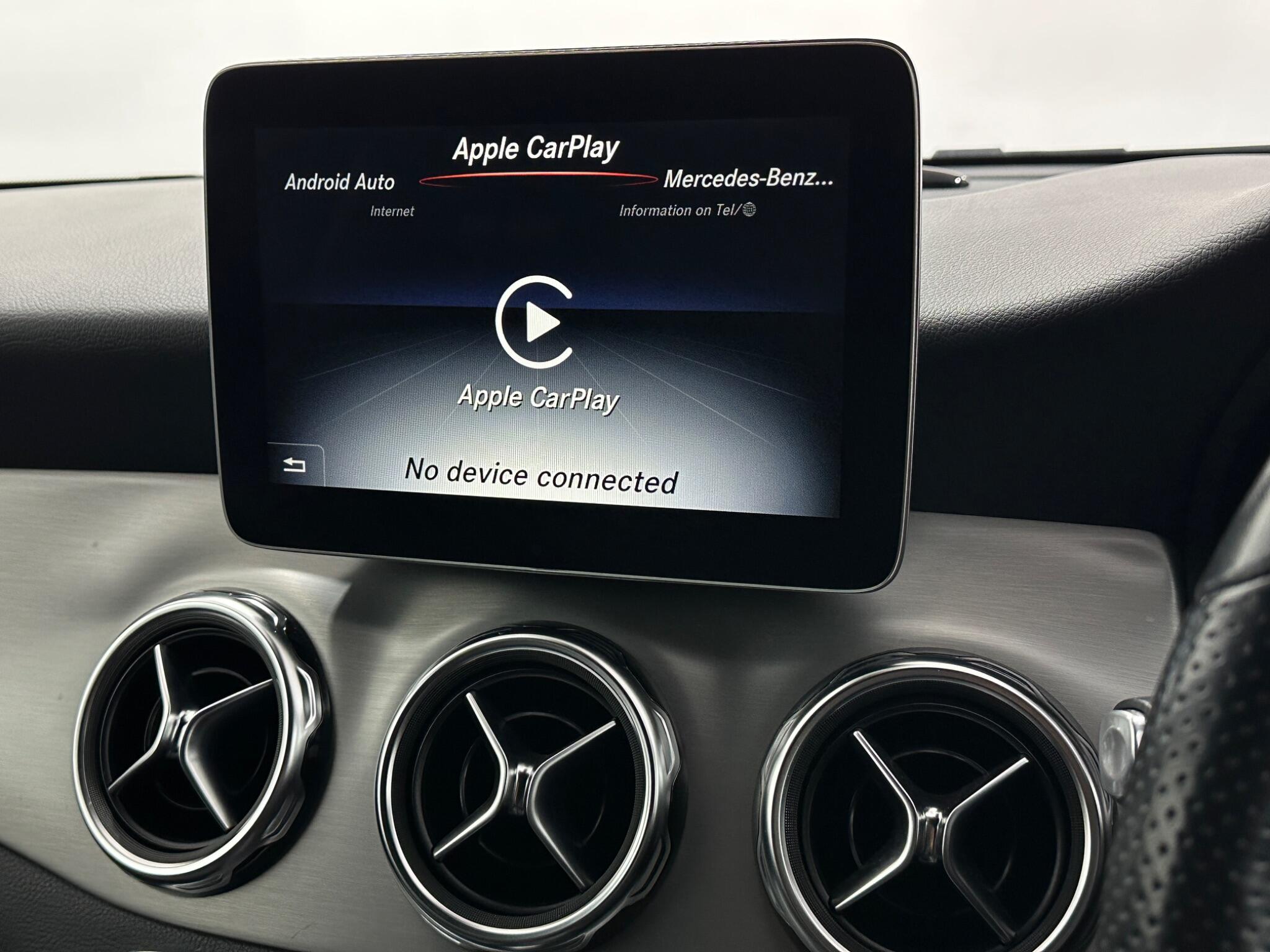 Mercedes-Benz Gla view 26